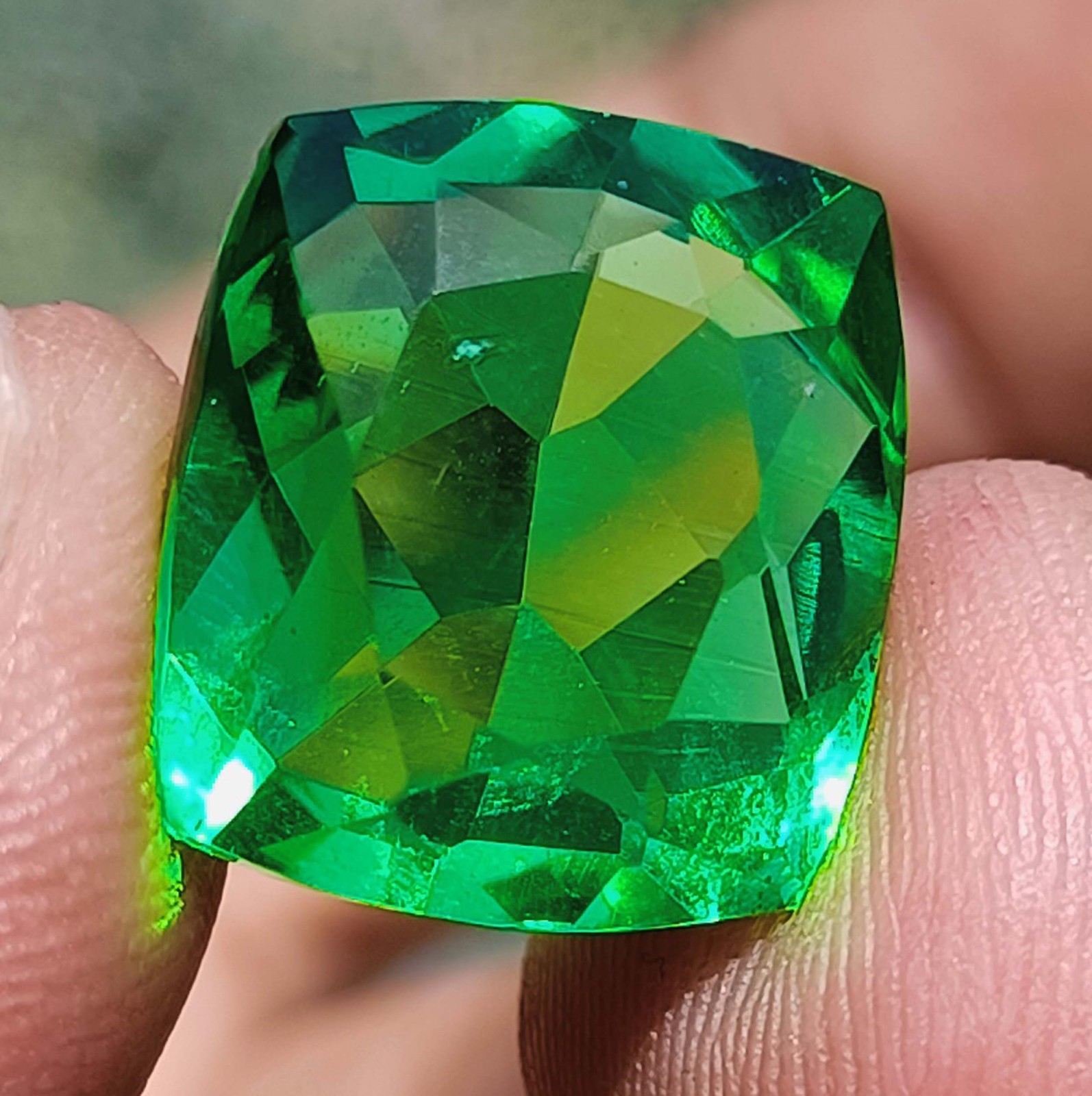 Precious 9.76 Ct Natural Green Imperial Topaz Cushion Cut Loose Gemstone 6GHG