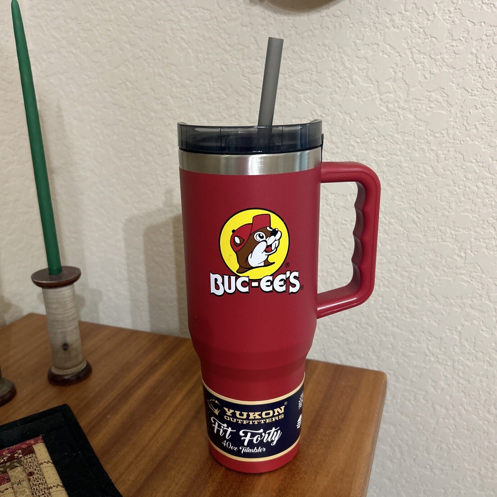 Buc-ee's Yukon Outfitters 40 oz Tumbler Thermal Cup Red With Handle ~ New Bucees