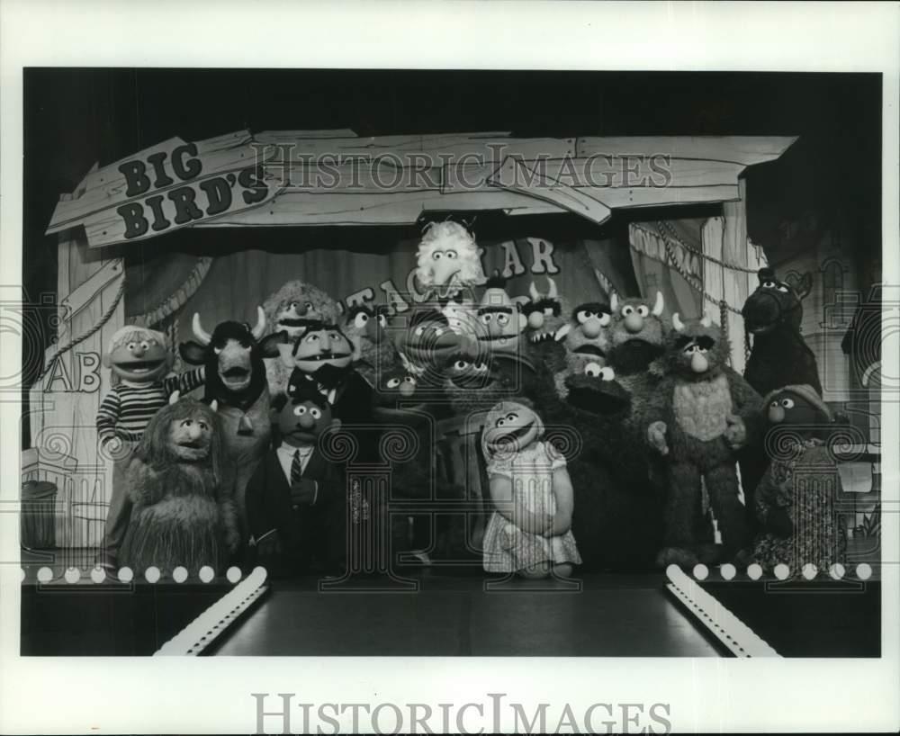 1982 Press Photo Muppets in Touring Show \
