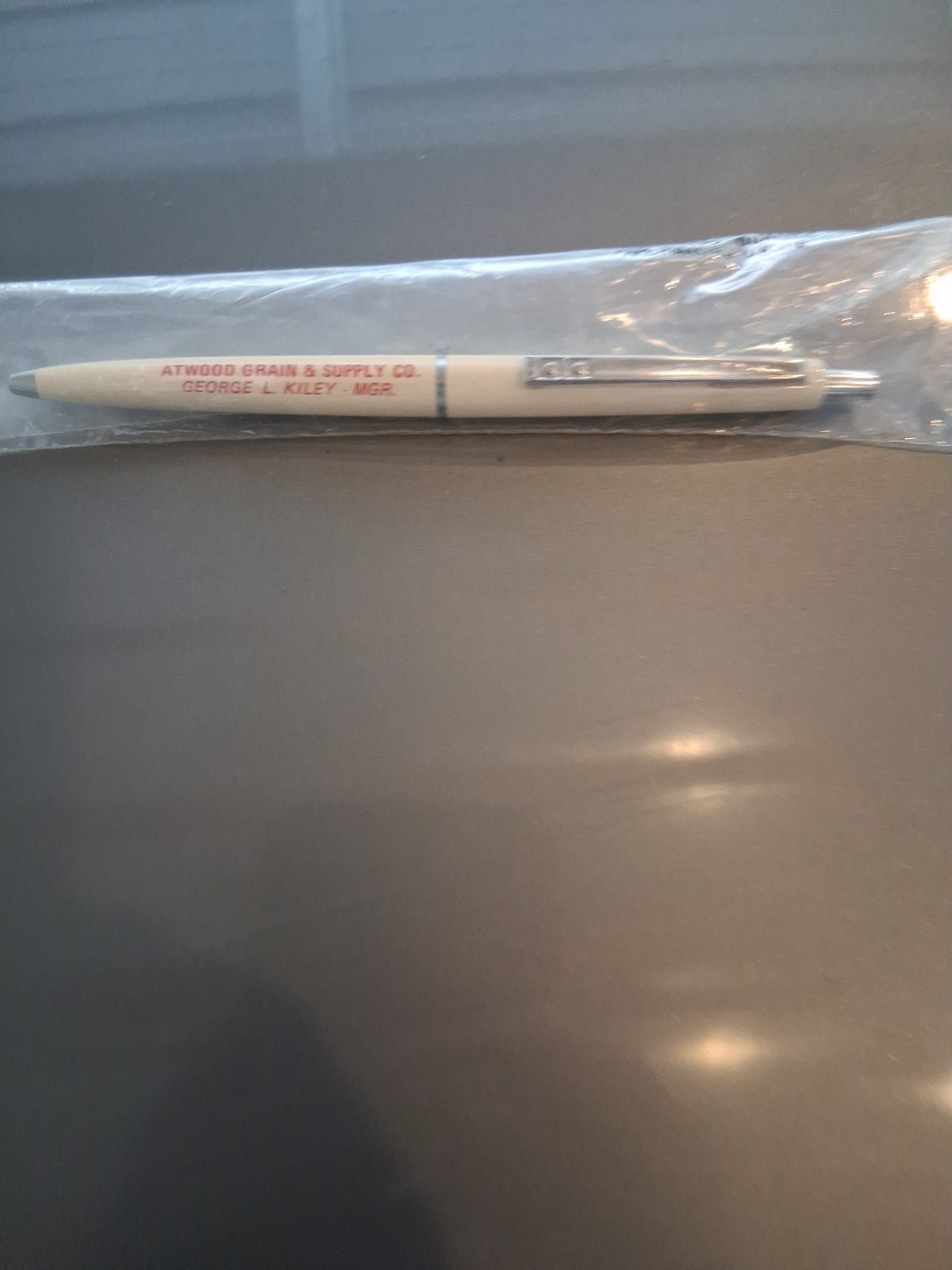 Rare Vtg Paper Mate Double Heart Ballpoint Pen White Barrel USA Atwood Grain Sup