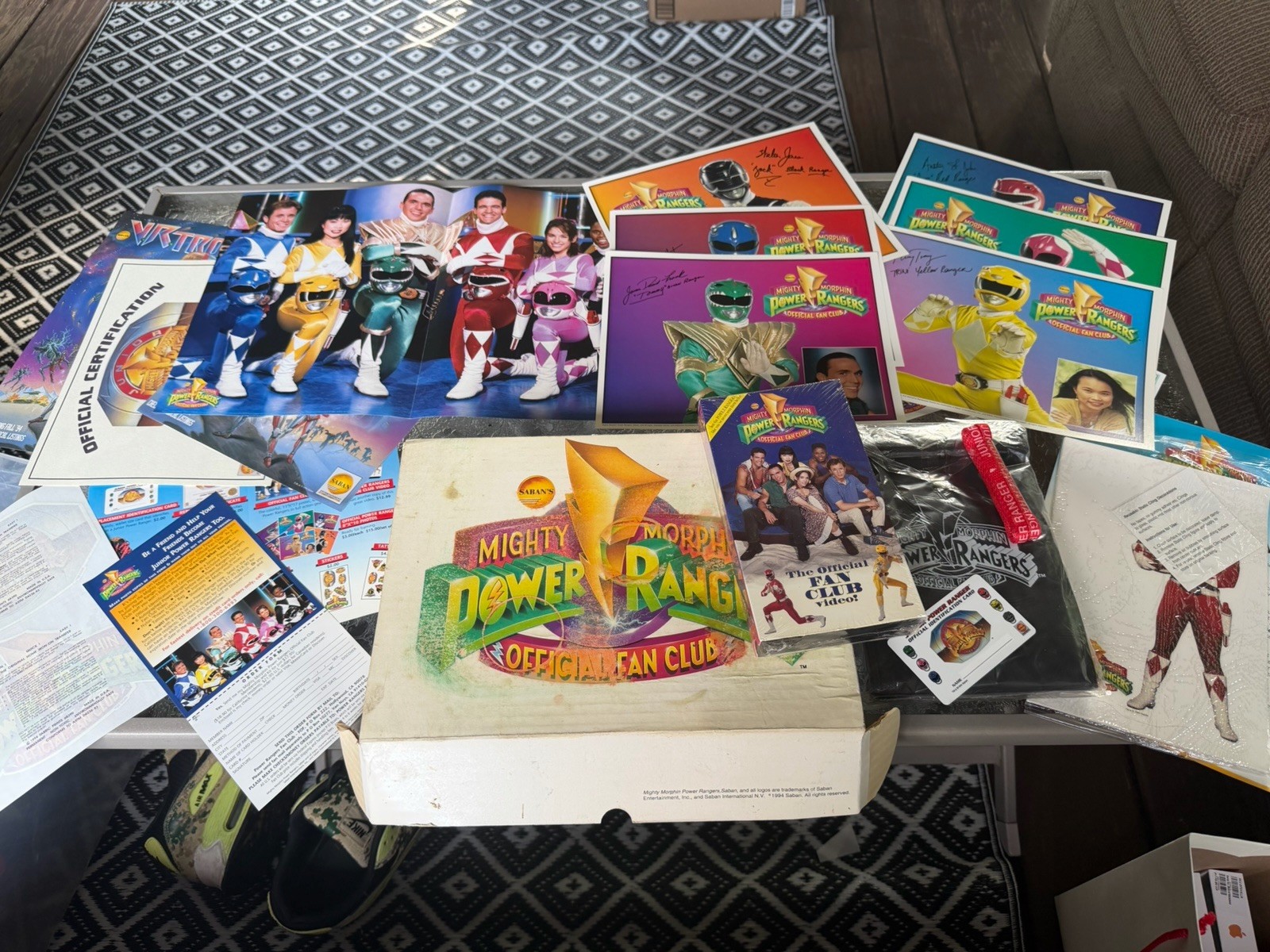 Black Mighty Morphin Power Rangers Official Fan Club Kit complete 1994 Box VTG Black Mighty Morphin Power Rangers Official Fan Club Kit complete 1994 Box VTG