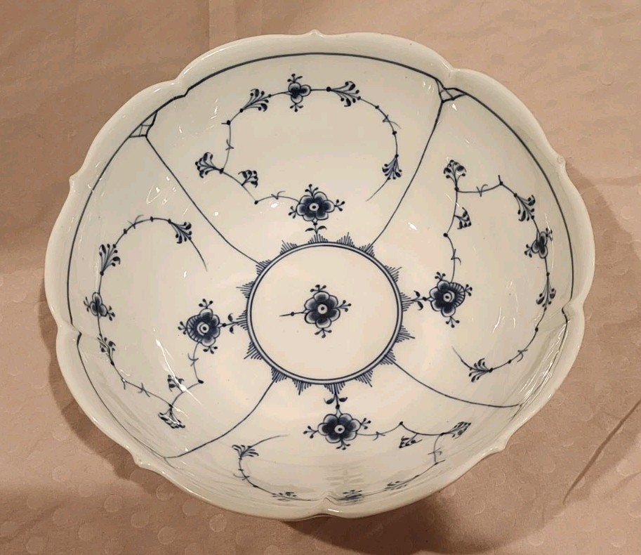Antique Royal Copenhagen Blue Fluted Plain Salad Serving Bowl 9” 1889-1922 1st Q