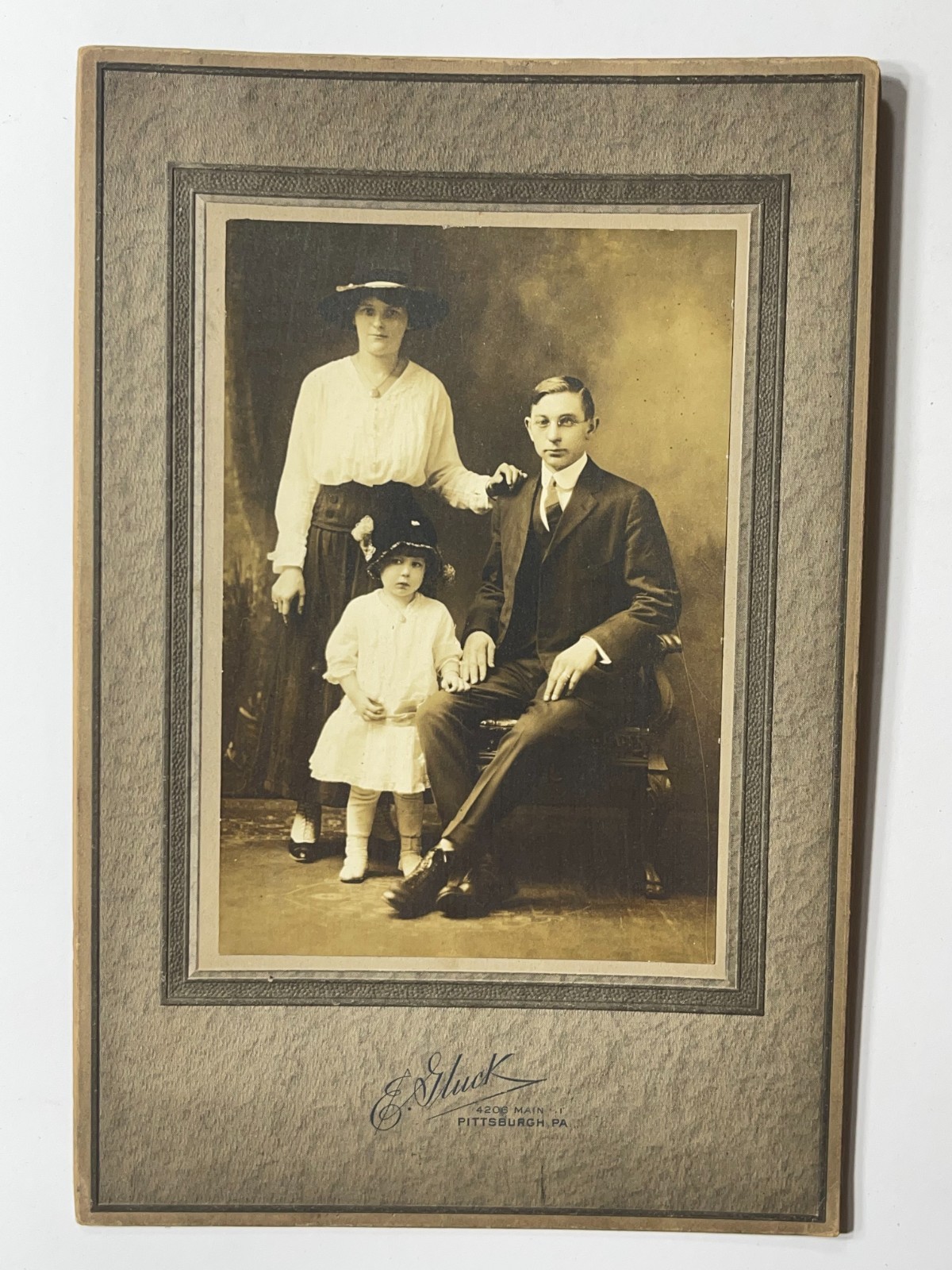 Antique 1910s Cabinet Card Photo of Couple With Little Girl - Pittsburgh, PA