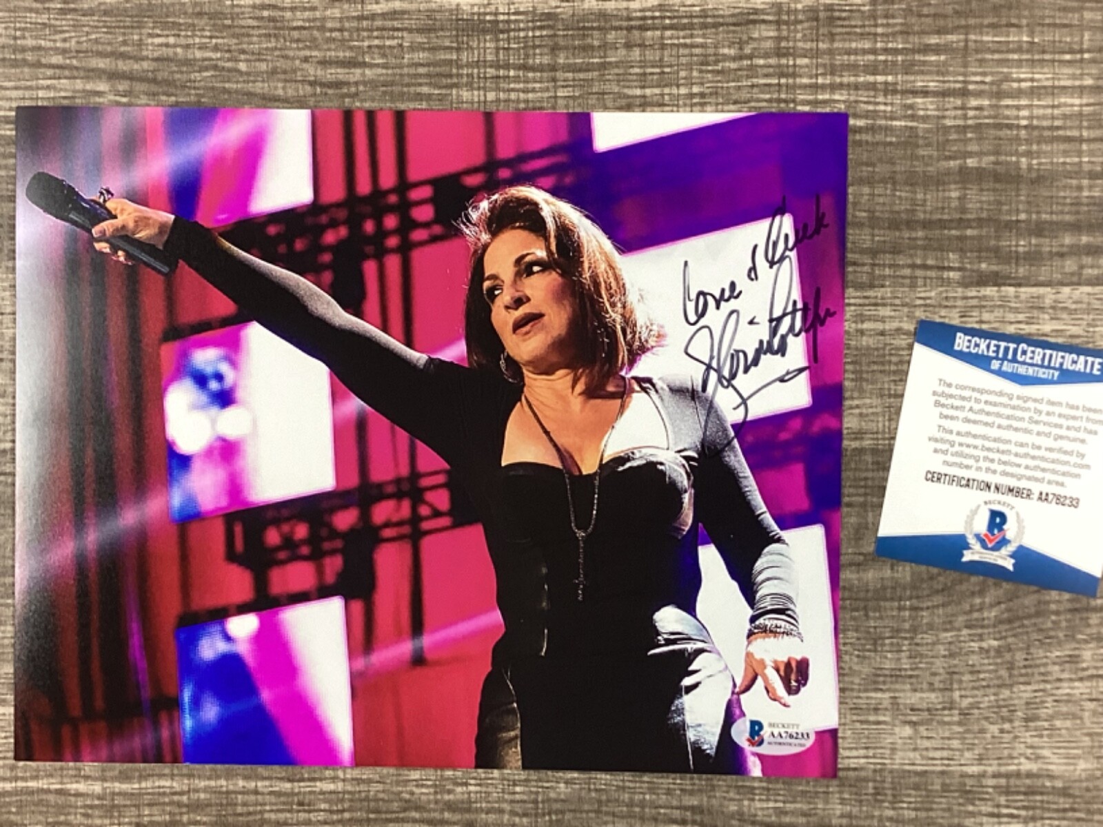(SSG) Legendary Singer GLORIA ESTEFAN Signed 10X8 Color Photo - BAS/Beckett COA