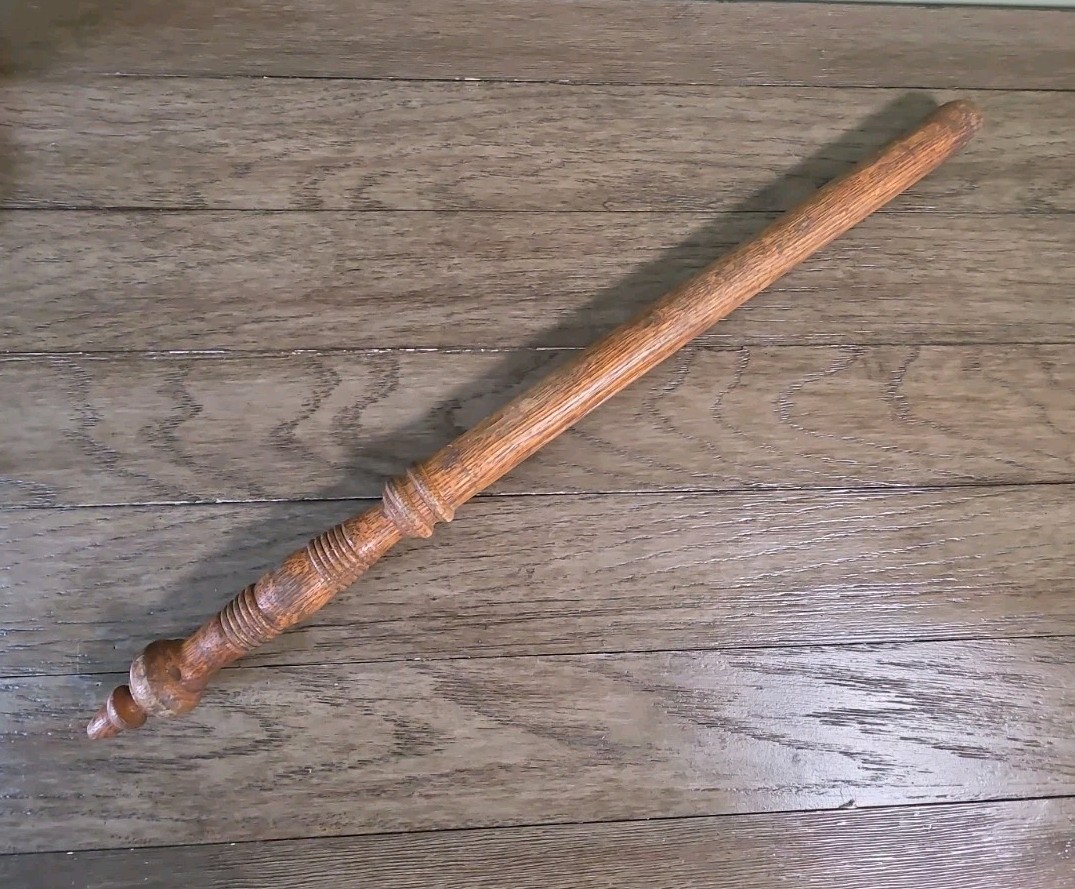 VINTAGE 23.5” WOODEN BATON DISPLAY HOME DECOR WALL HANGER(OAK) 1940s VINTAGE 23.5” WOODEN BATON DISPLAY HOME DECOR WALL HANGER(OAK) 1940s
