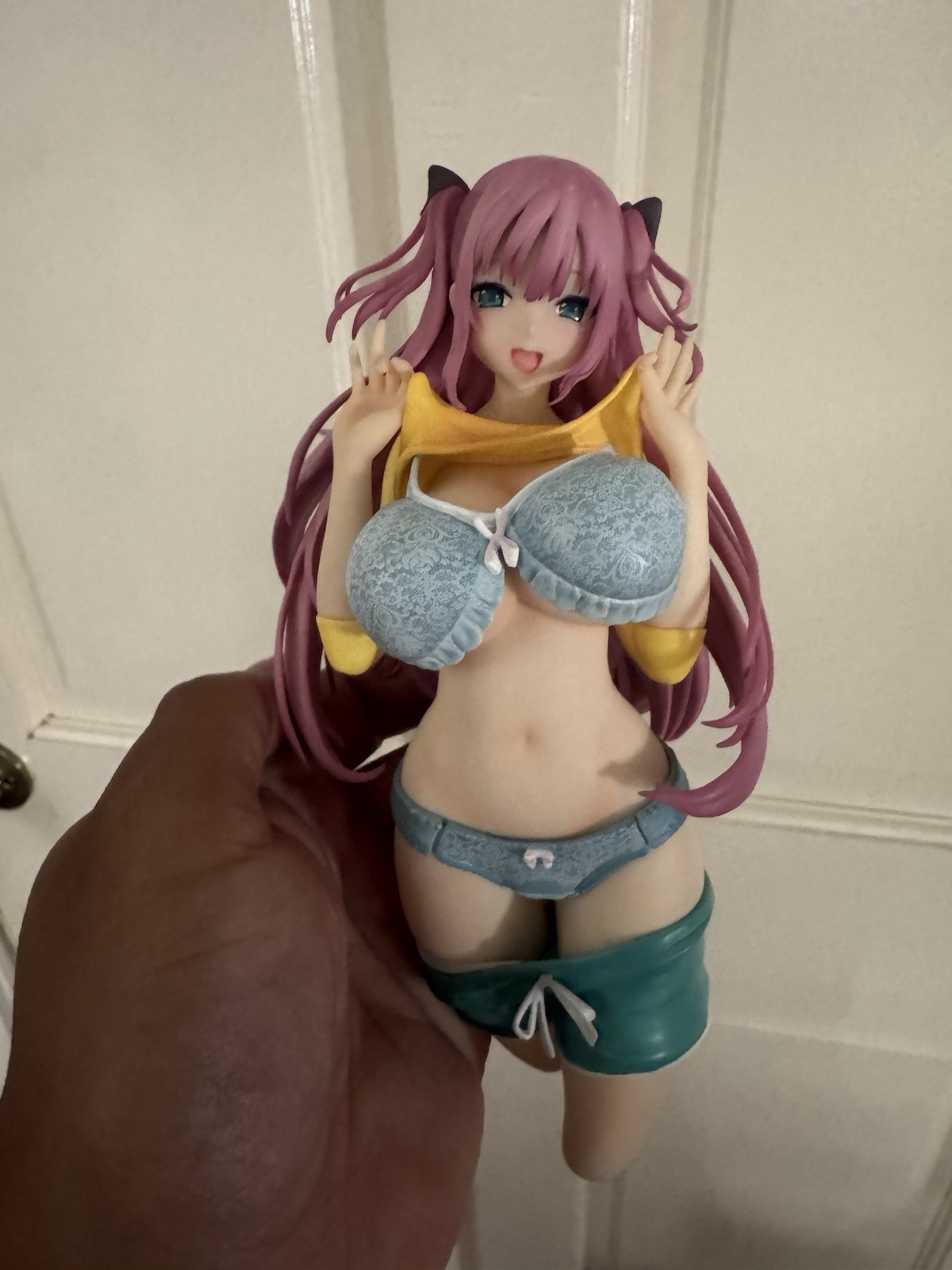 F.W.A.T Seikatsu Shuukan Ayaka 1/6 figure (100% authentic) F.W.A.T Seikatsu Shuukan Ayaka 1/6 figure (100% authentic)