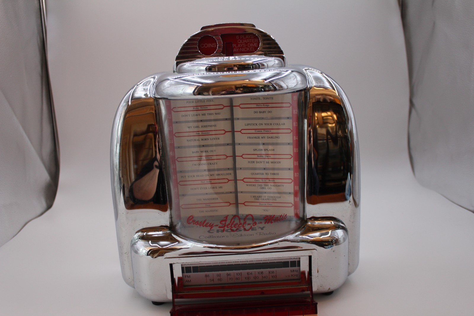 Crosley Mini Jukebox Radio Reproduction Limited Edition Chrome Coin-Op Style 