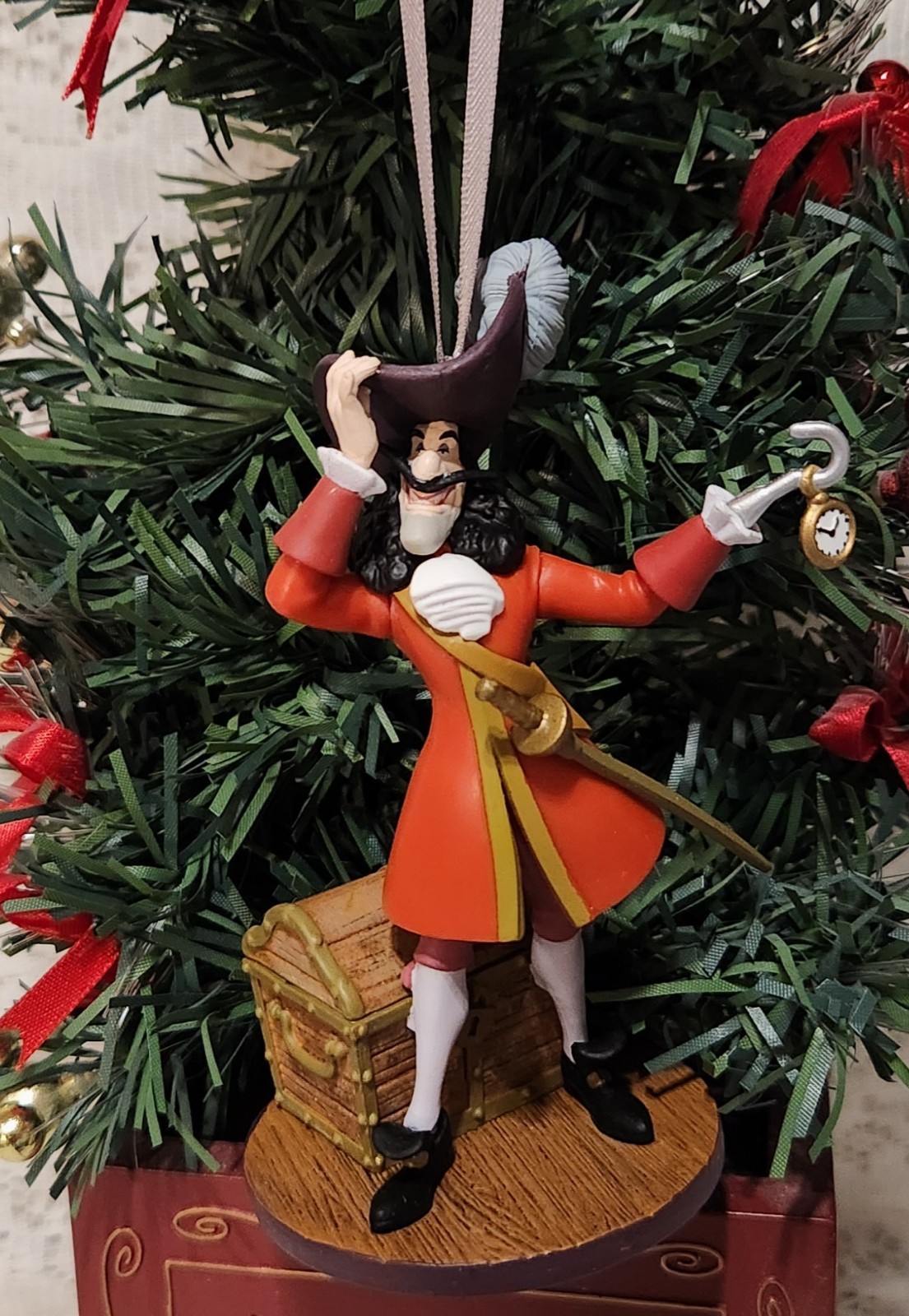 DISNEY STORE CAPTAIN HOOK PETER PAN VILLAIN CUSTOM CHRISTMAS ORNAMENT NEW DISNEY STORE CAPTAIN HOOK PETER PAN VILLAIN CUSTOM CHRISTMAS ORNAMENT NEW