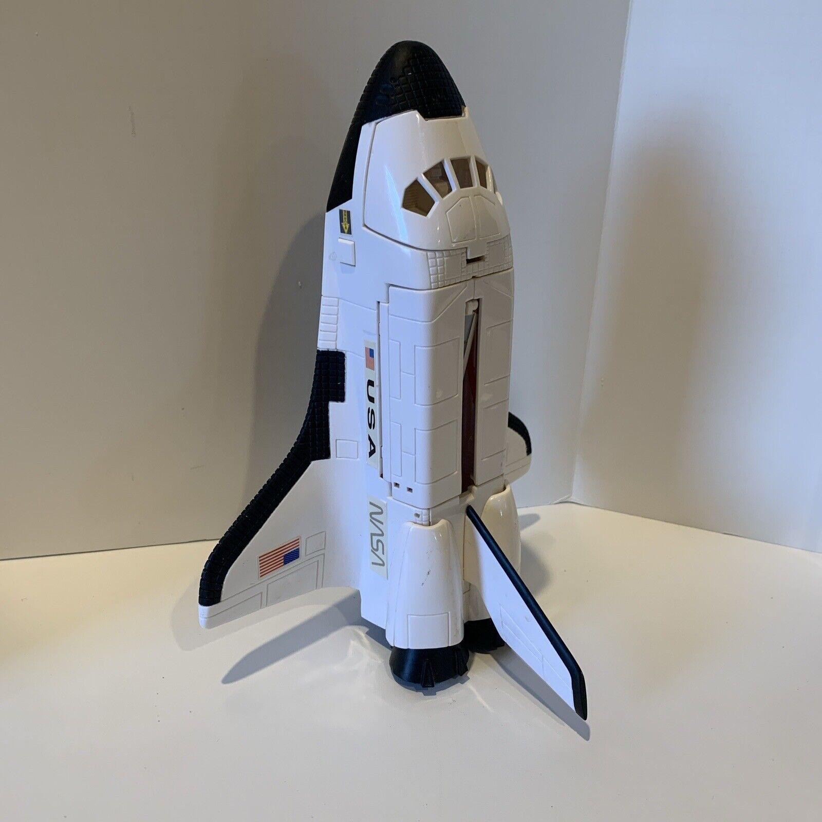 NASA 10.5” Tall 1997 Mattel Spacecraft No Rover. 