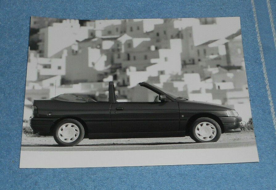1990 Press Photo Ford Escort Cabriolet Car