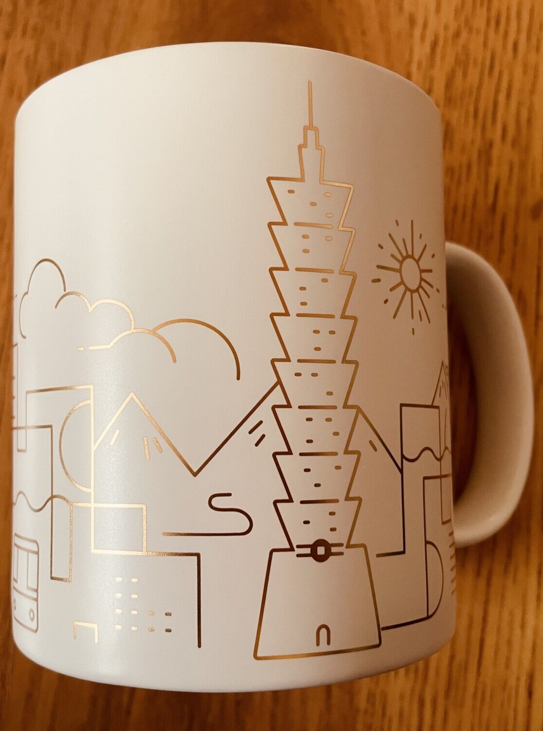 Starbucks Taipei 101 (Taiwan) 16 ounce ceramic collector coffee mug MINT NEW