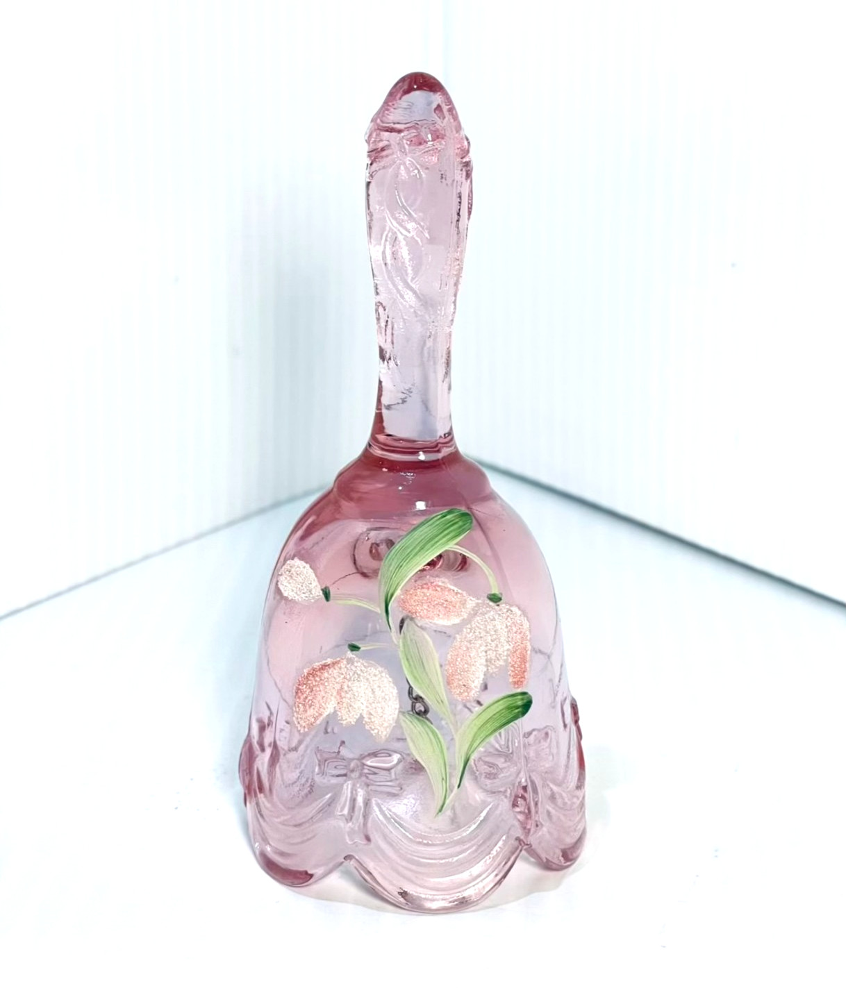 Vintage Fenton Pink Handled Bell Hand Painted Floral Signed Sticker 4.5\ Vintage Fenton Pink Handled Bell Hand Painted Floral Signed Sticker 4.5\