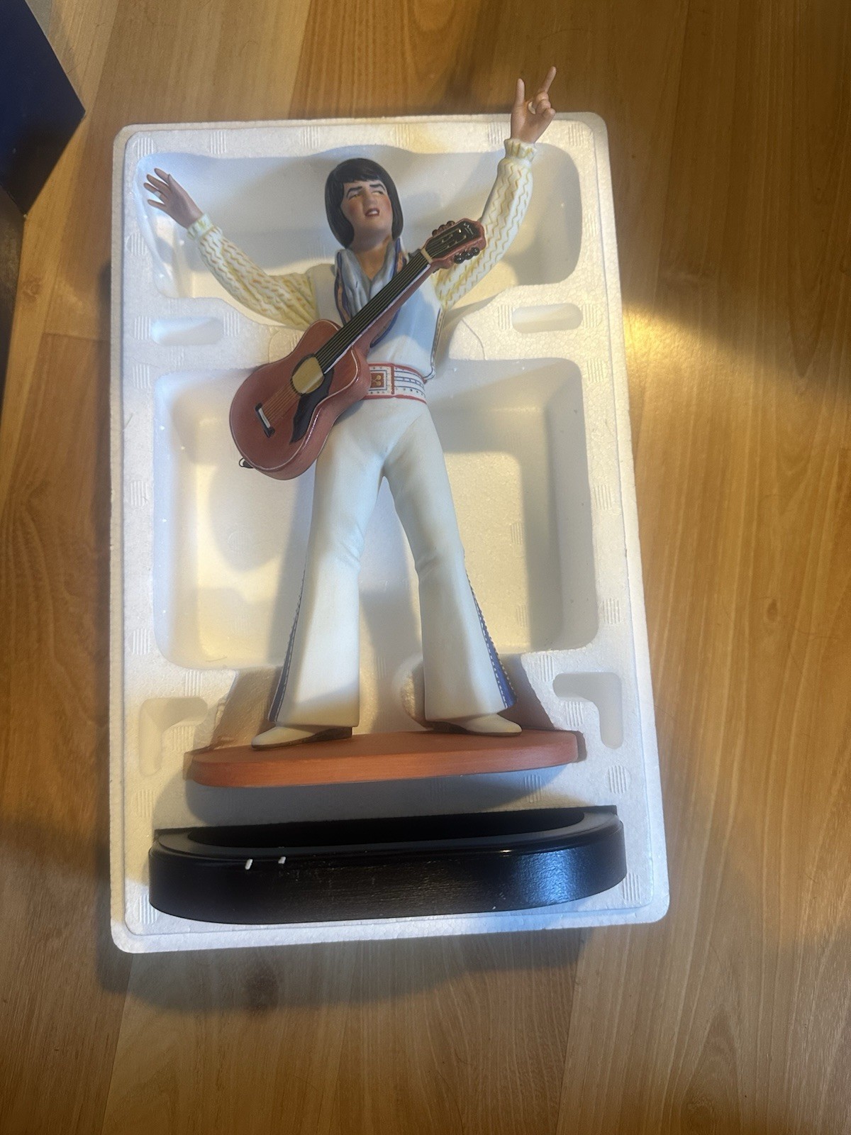 Elvis Presley 1987 Royal Orleans Detroit Concert Figurine COA low number #110 Elvis Presley 1987 Royal Orleans Detroit Concert Figurine COA low number #110