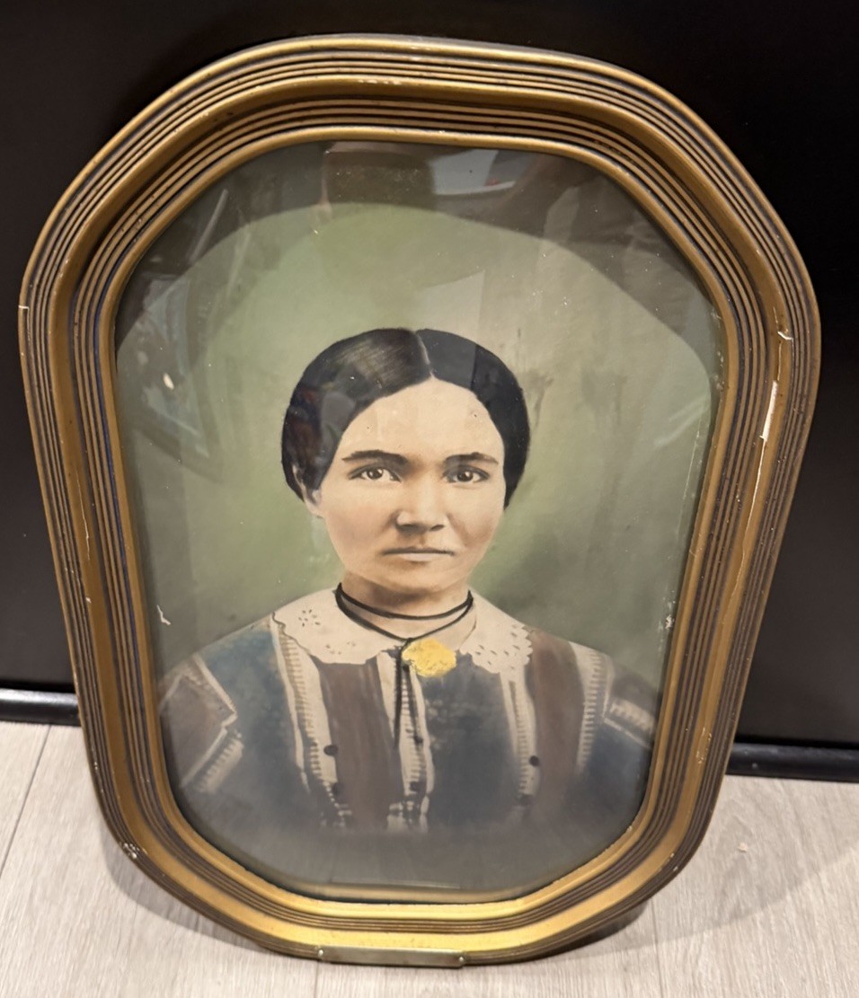 Vintage Portrait Convex Bubble Glass Picture Frame 1836 - 1909 Vintage Portrait Convex Bubble Glass Picture Frame 1836 - 1909