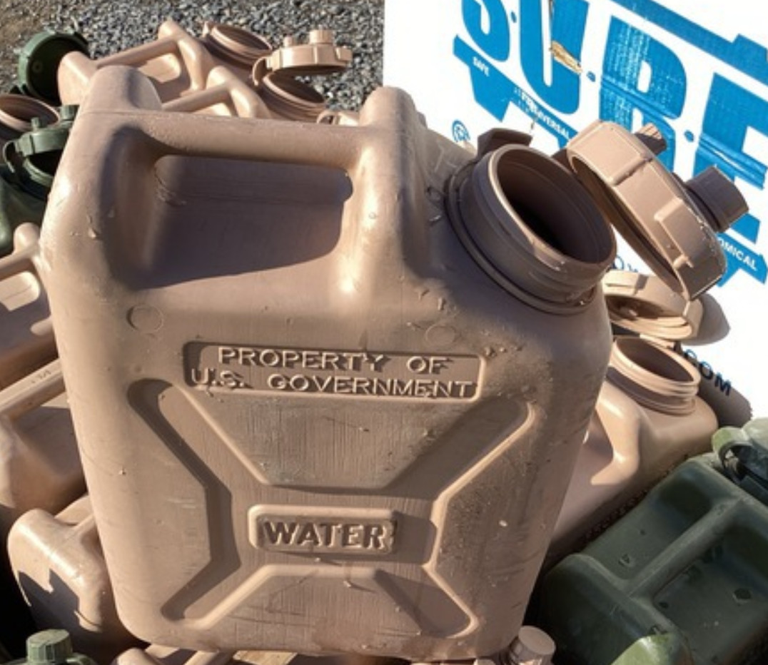Military Water Can MWC 20L/5 Gallon Desert Tan LC Industries Very Good Condition