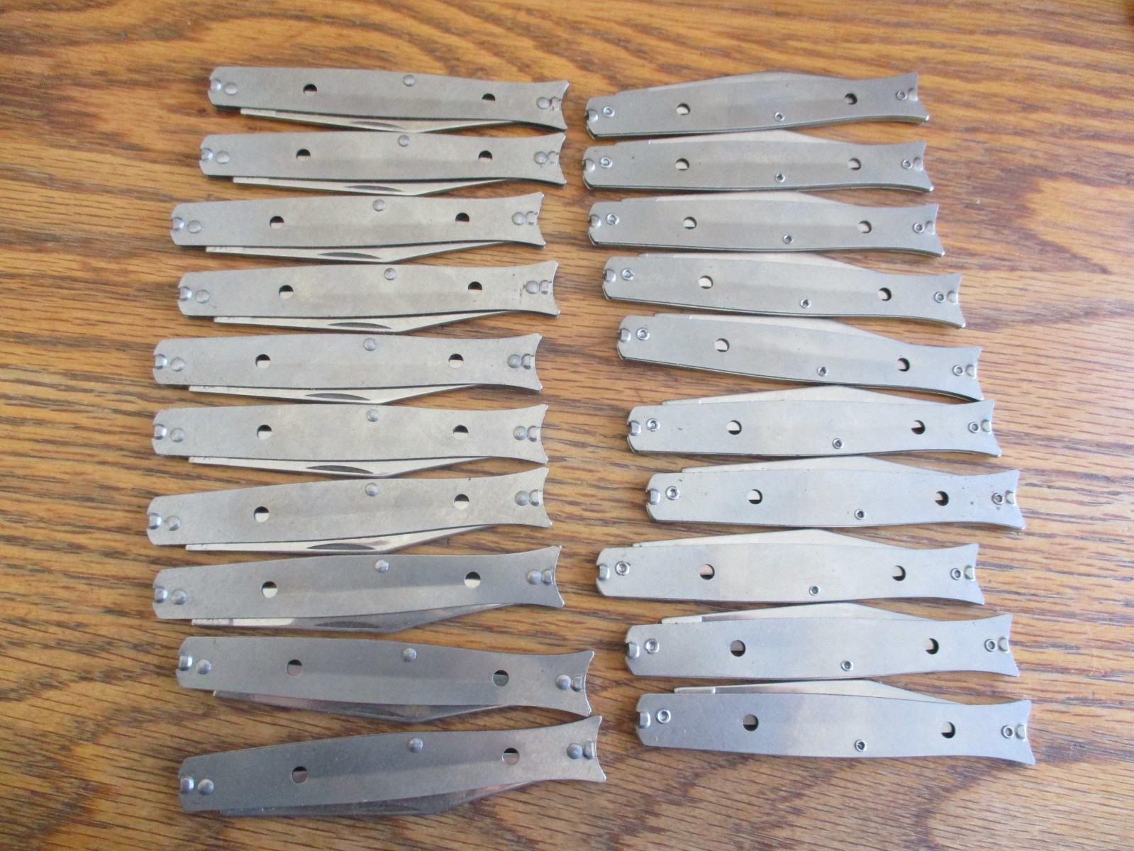 20 Fish Tail Knives No Scales NOS Colonial Knife USA