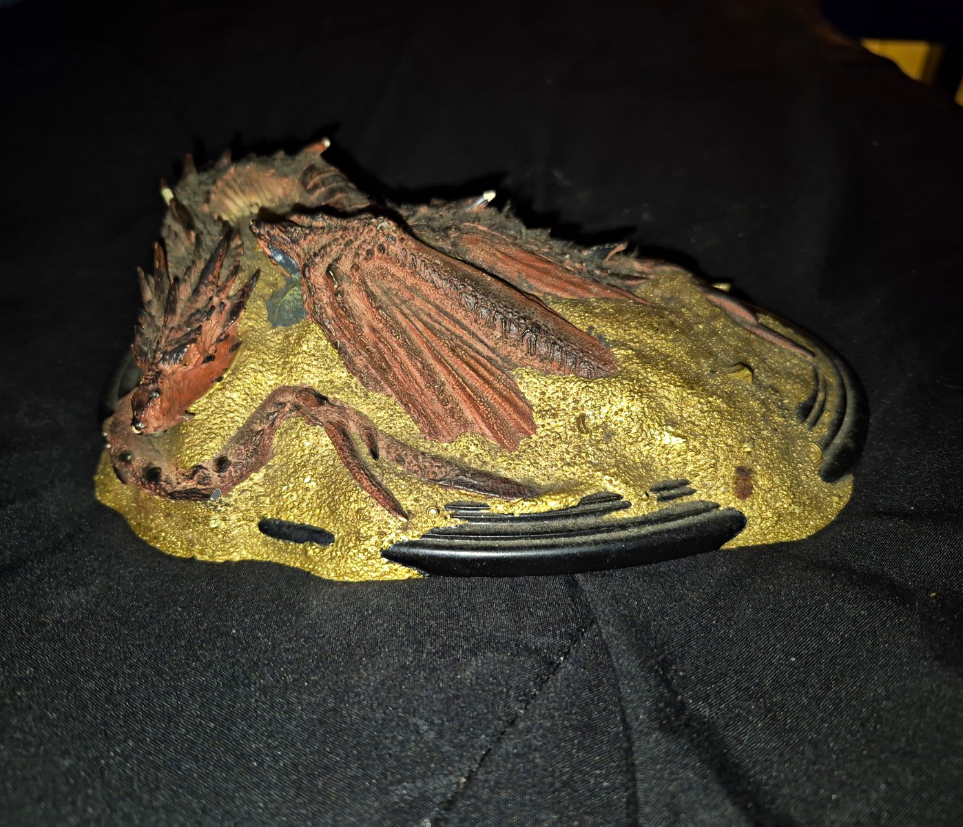 Weta The Hobbit Smaug King Under the Mountain Statue Gary Hunt Sculpture