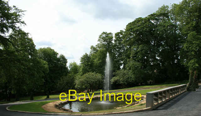 Photo 6x4 The Chateau - View of the Fountain Buxton\\/SK0673  c2008