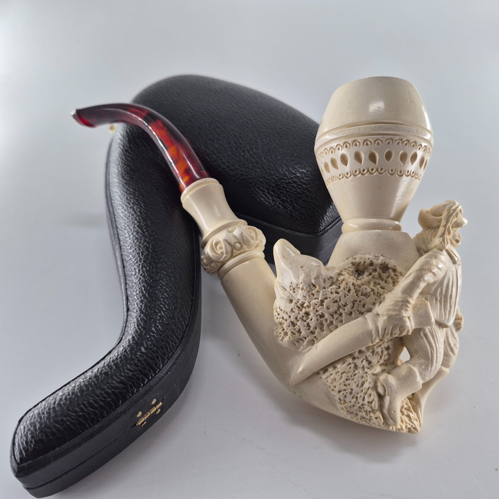 XLARGE Vintage Musketeer Hunter Figural Block Meerschaum Pipe handcarved in1990s