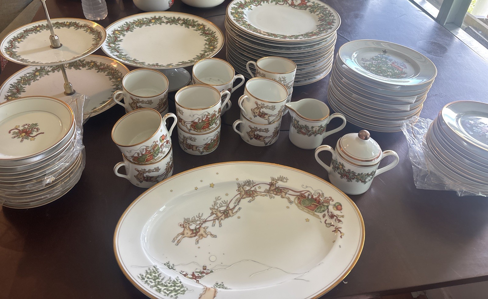 Vtg Fitz & Floyd St Nicholas Christmas China Lot 65 Pcs - NEW 12+ Service