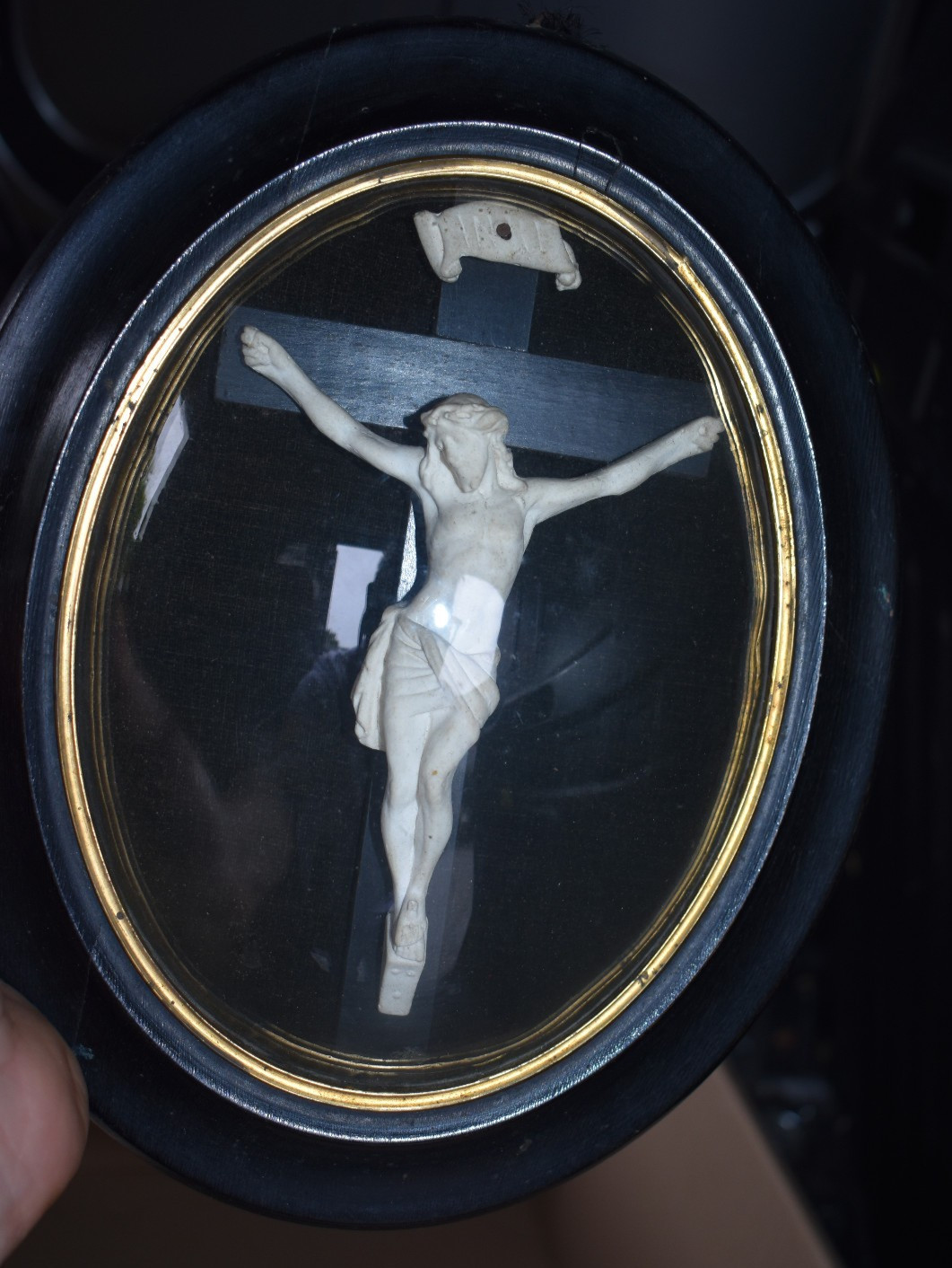 Antique 19thc meerschaum crucifix christ convex glass globe plaque religious Antique 19thc meerschaum crucifix christ convex glass globe plaque religious