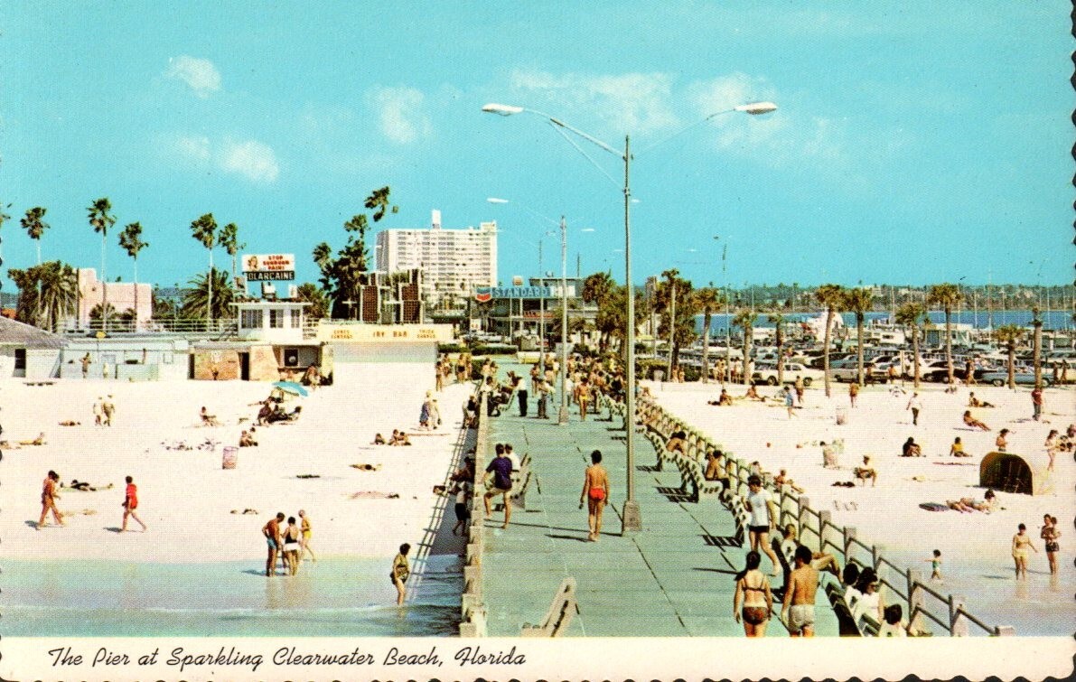 postcard Continental The Pier at Clearwater Beach Florida A4704