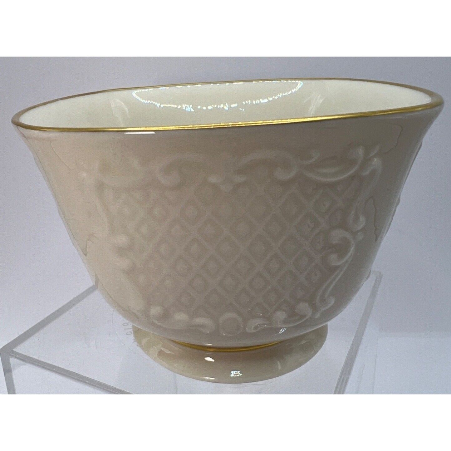 Lenox Canterbury Collection Bowl Embossed Scrolls 24K Gold Edge