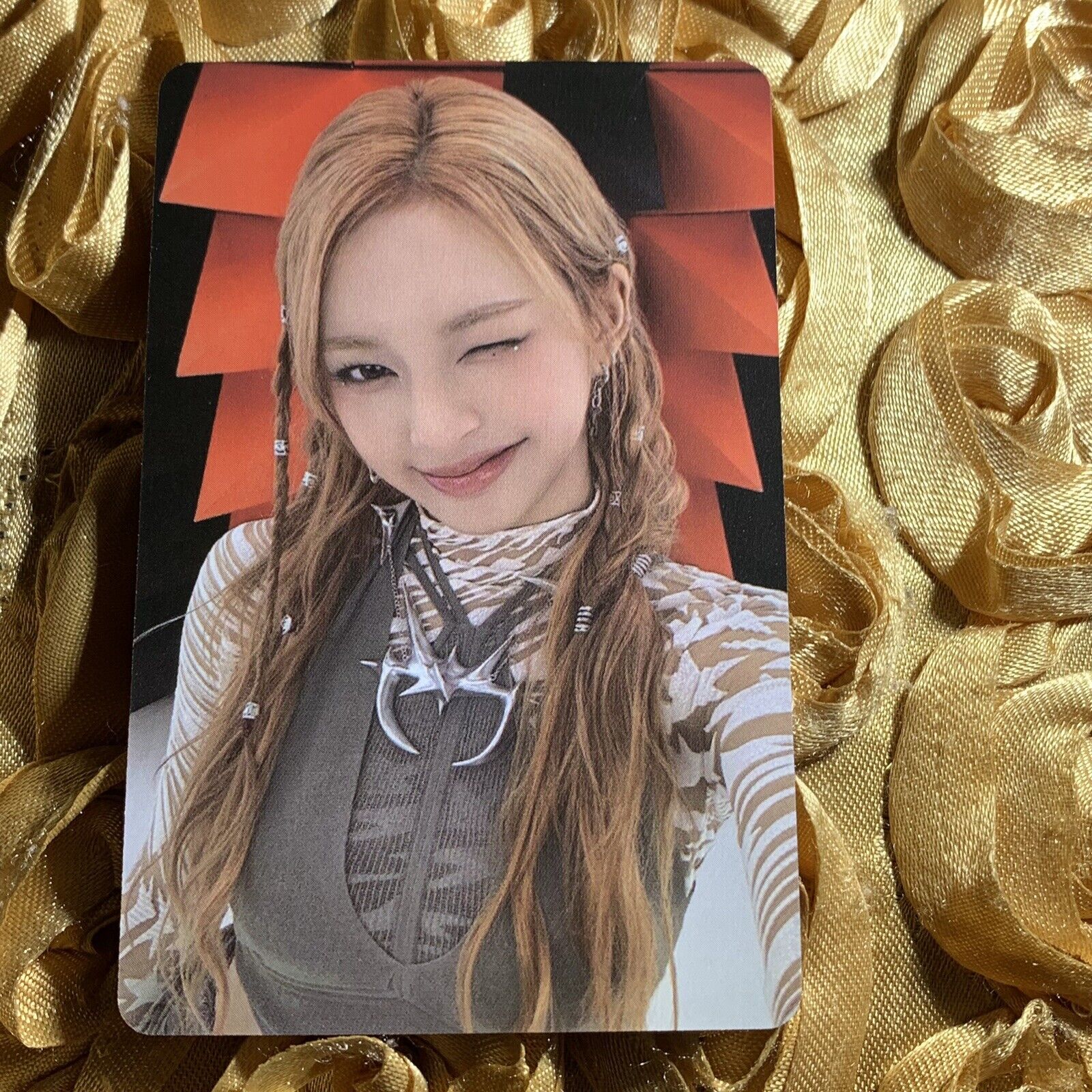 Chiquita BABYMONSTER Red Devil Edition Celeb K-POP Girl Photo Card Orange