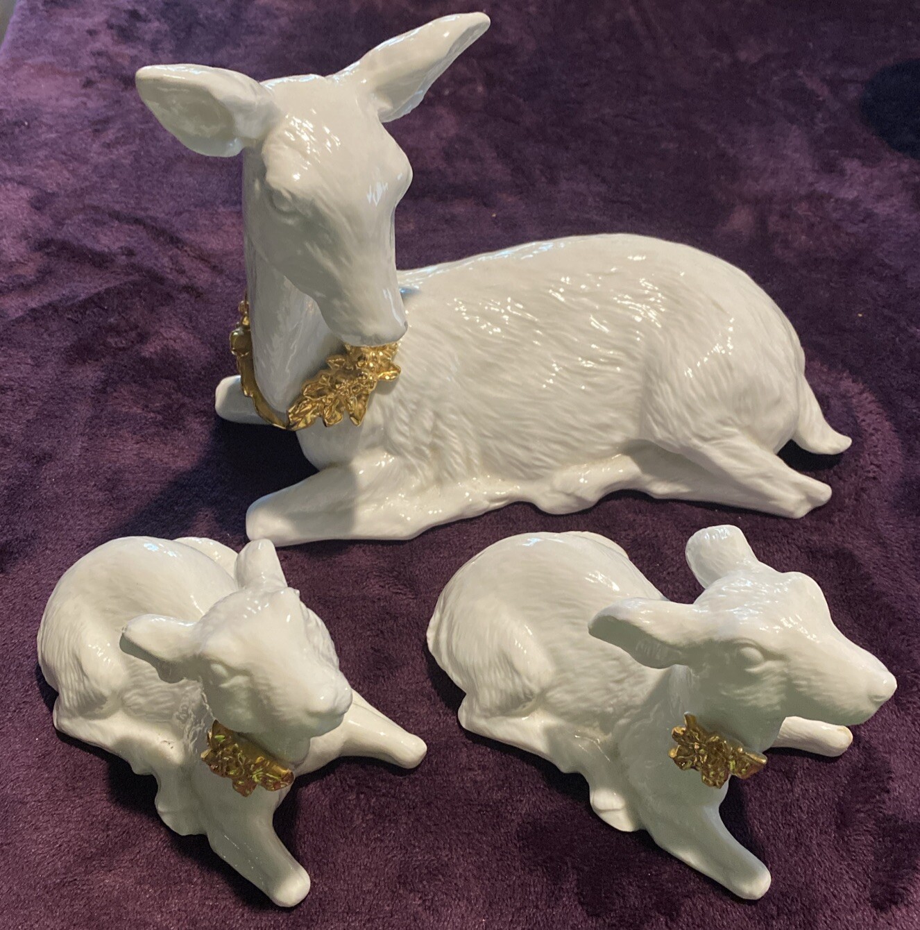TRADITIONS PORCELAIN 2 FAWNS + DEER MOM CHRISTMAS HOLIDAY DECOR FIGURINES