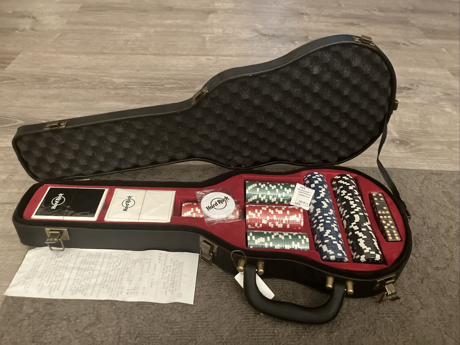 HARD ROCK CAFE POKER SET IN GUITAR CASE LIMITED EDITION GAMBLING PARTY FUN 