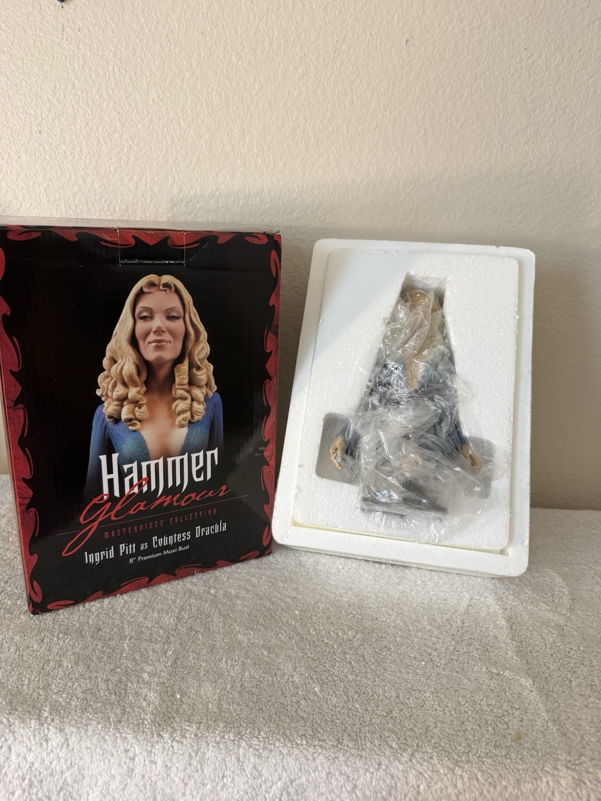 Titan Hammer Horror Ingrid Pitt Countess Dracula 8” Polystone Maxi-Bust 2011