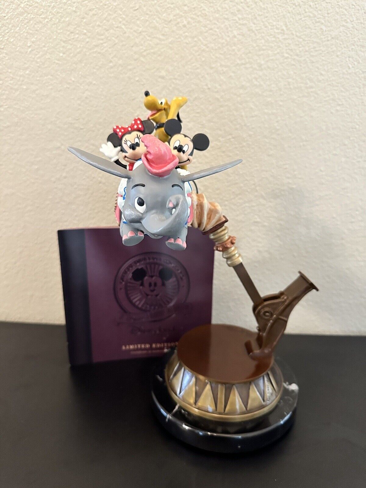 DISNEY MICKEY & PALS DUMBO BRONZE & MARBLE STATUE SIGNED BY BILL TOMA RARE 16/54