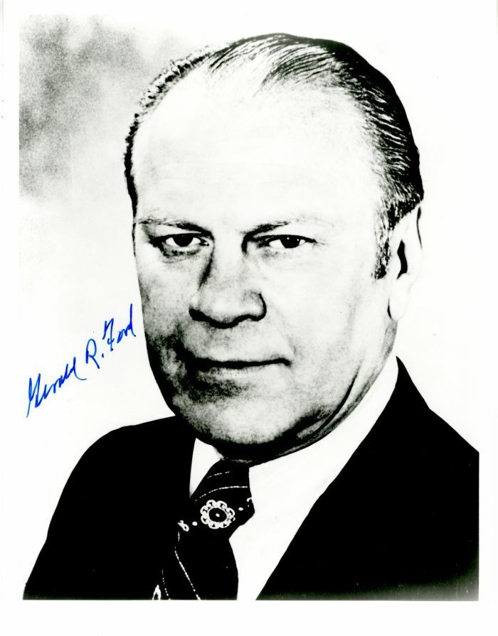 Gerald R. Ford signed Photograph - Autographs of Famous People