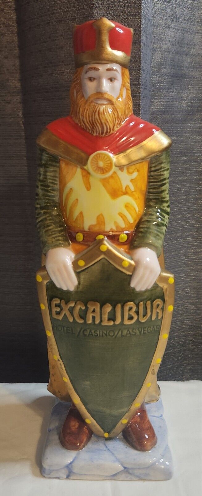 Excalibur Hotel Casino Knight with Shield Ceramic Vase Planter Retro 