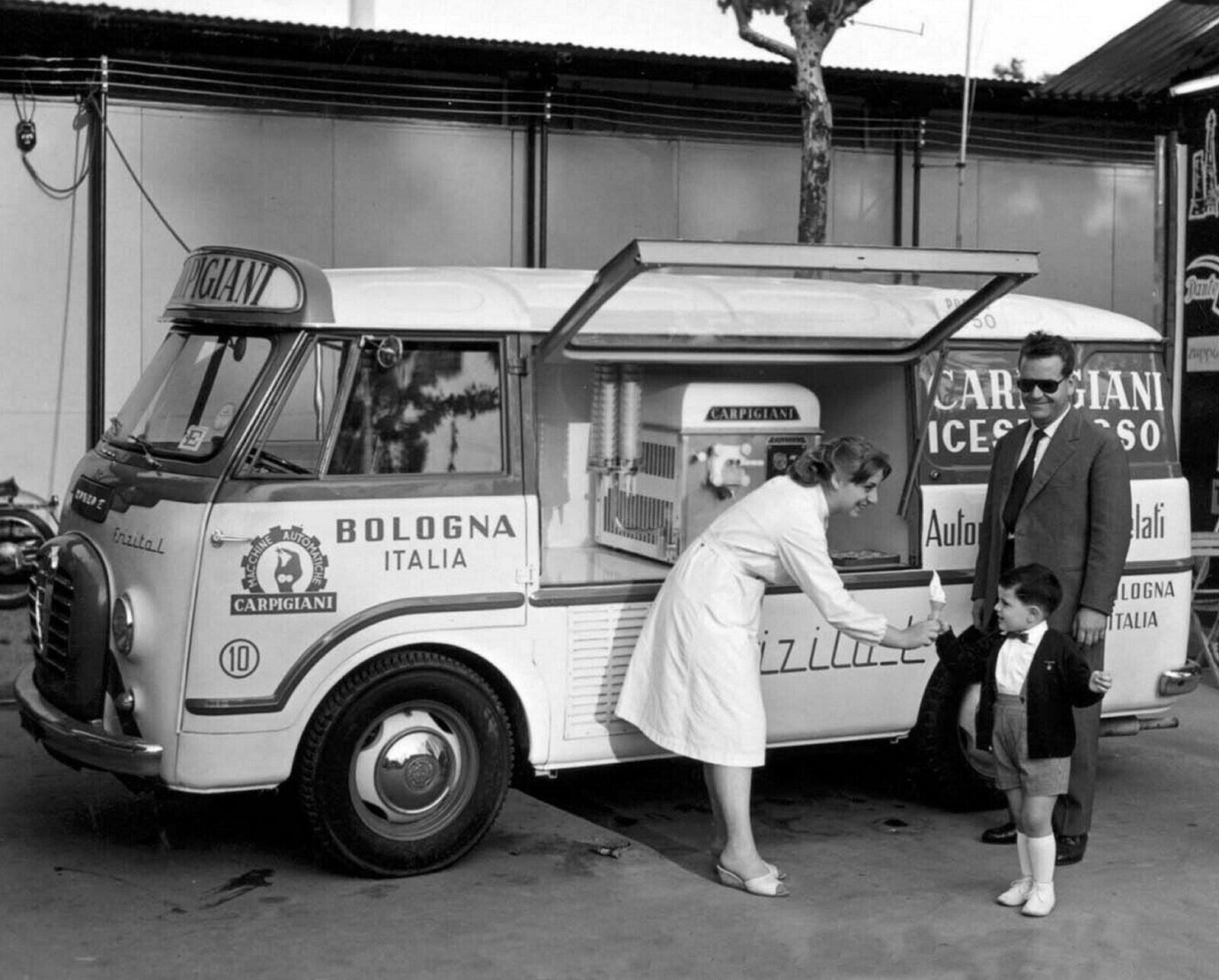 1950s ITALY GELATO Ice Cream Truck Classic Retro Vintage Picture Photo 4x6
