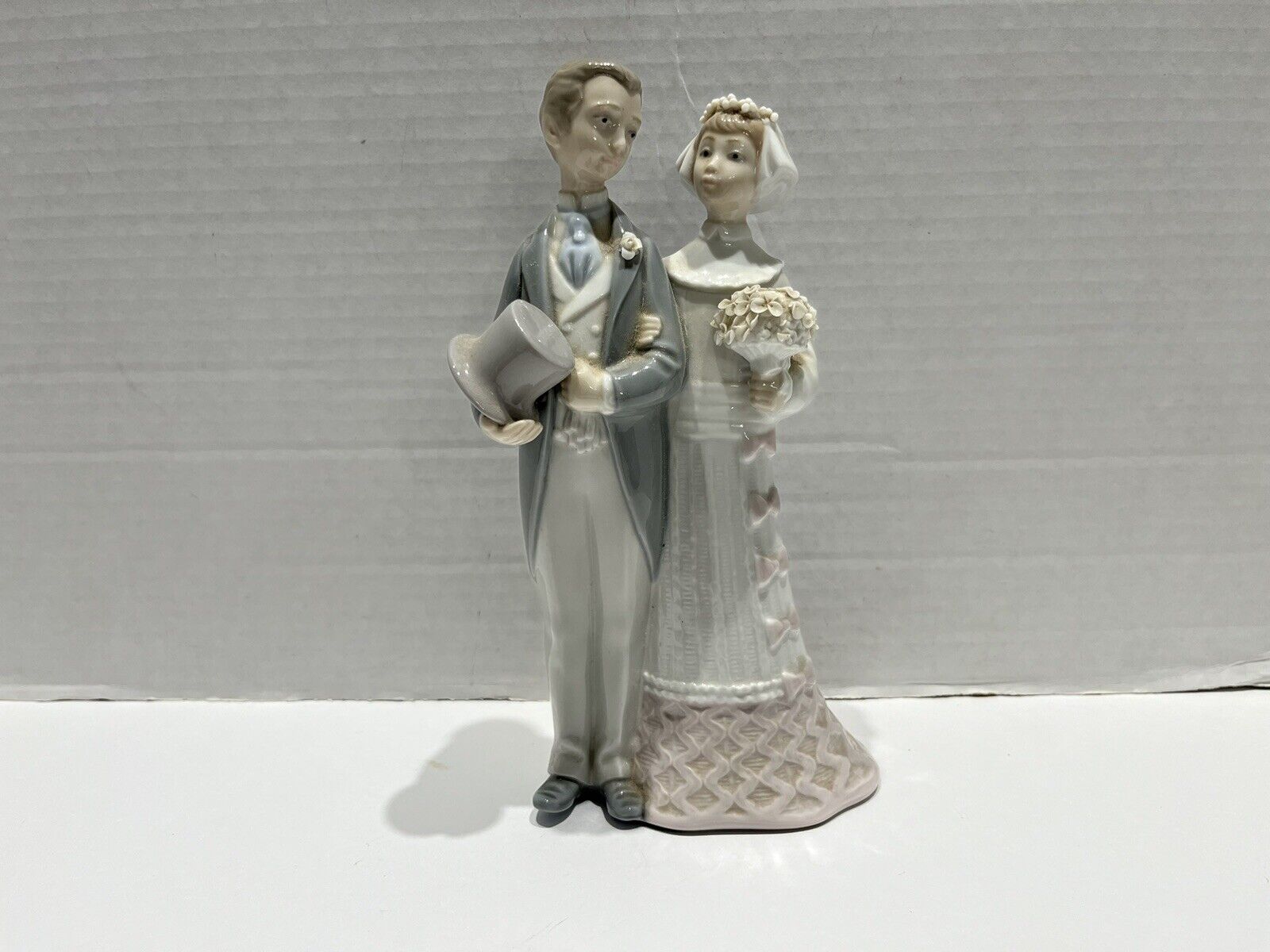 Lladro Vintage Bride and Groom 4808 Couple Getting Married Retired Figurine