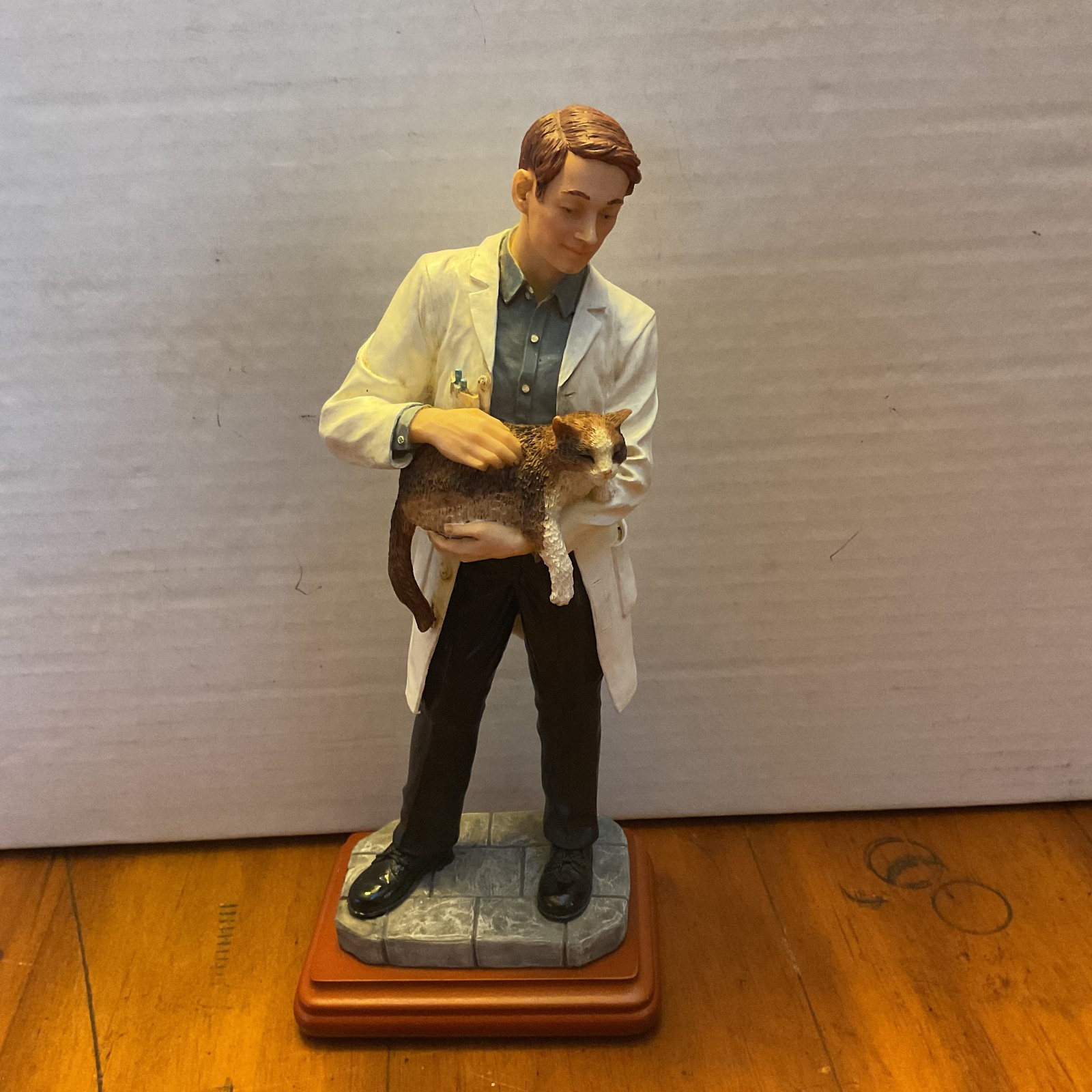 1999 Vanmark Healing Hands Vet Care Limited Edition Figurine 9