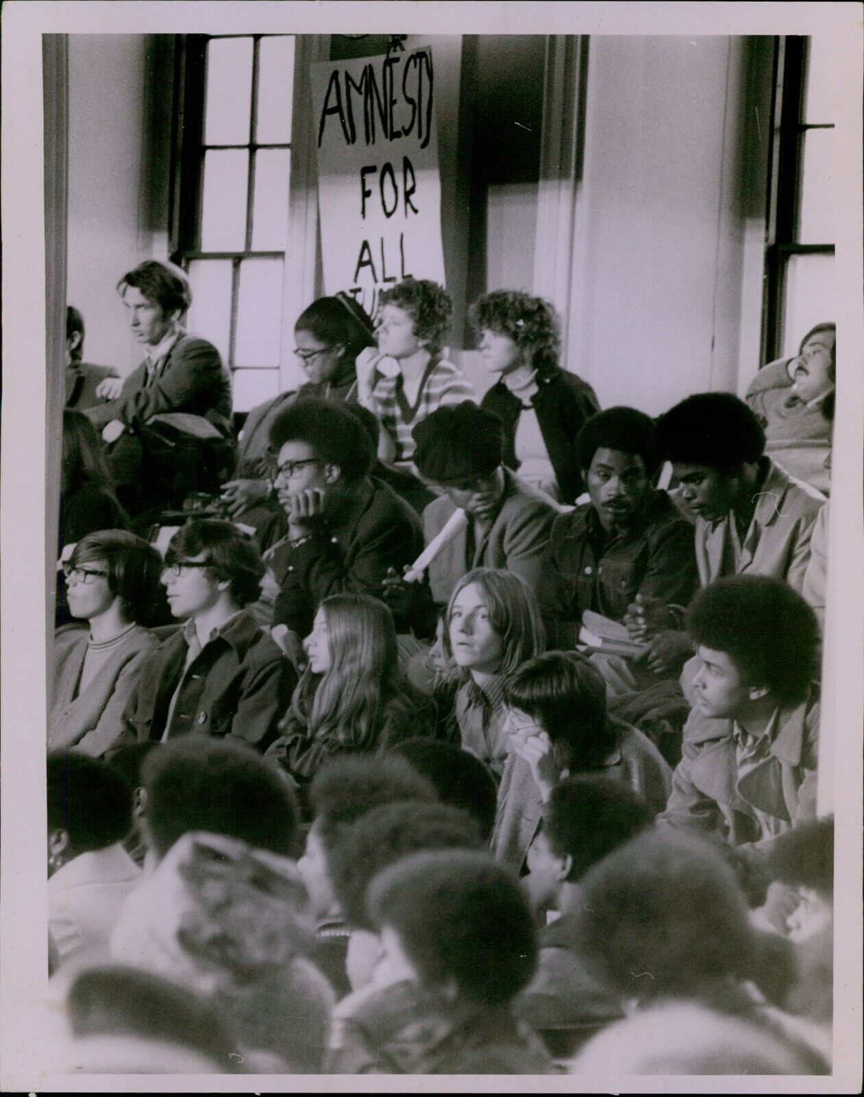 LG853 1971 Original Dennis Brearley Photo FANUEL HALL Crowd Sit In Protesters