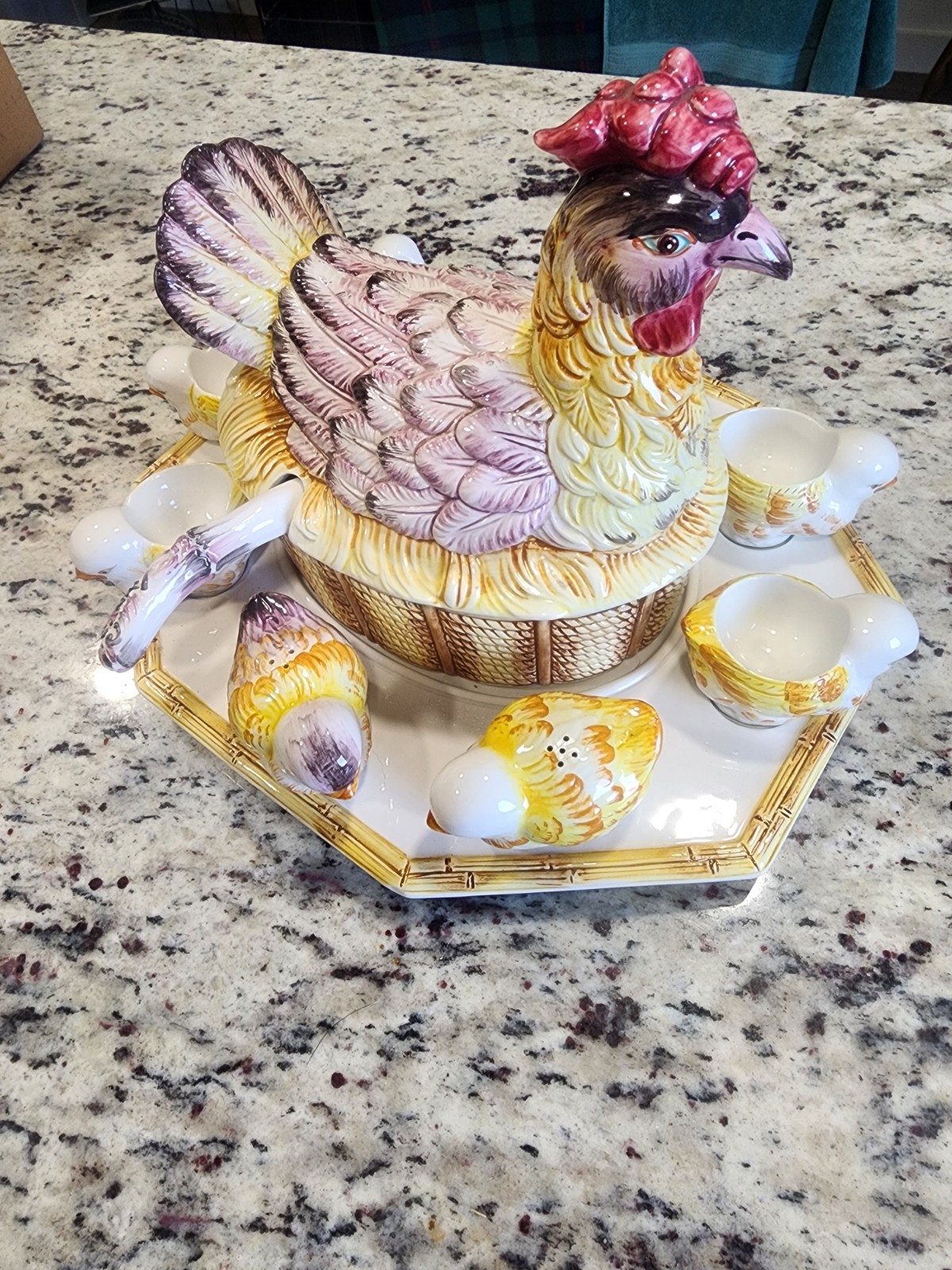 Vtg Italian majolica Hen On Nest With Chick Egg Holders, Salt, & Pepper Shaker