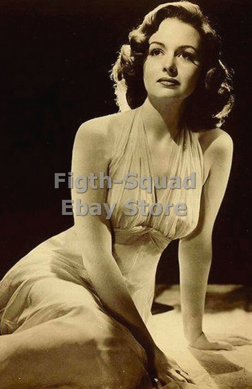 Picture Photo beautiful woman from the Second World War 5890
