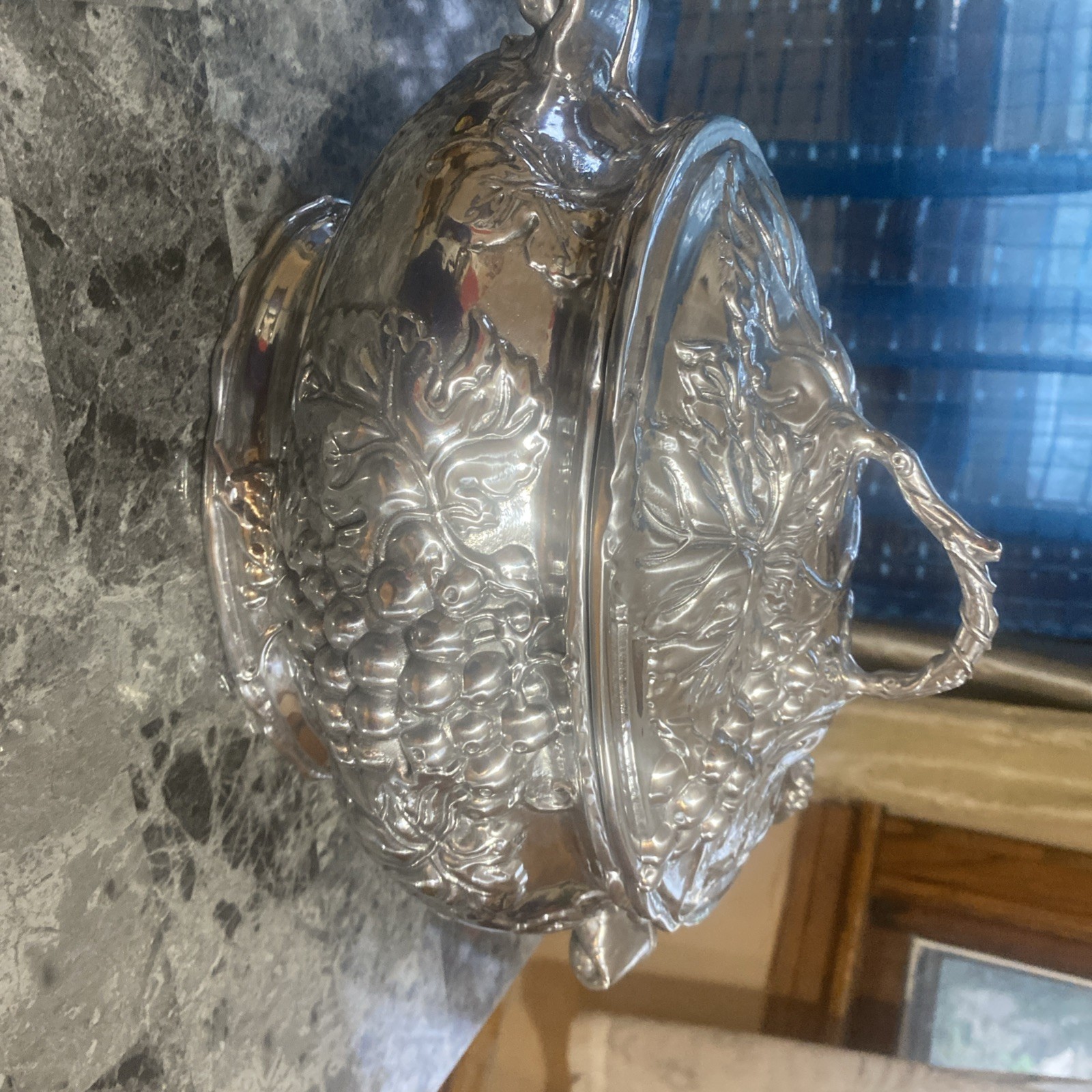 ARTHUR COURT Grape Vine SOUP TUREEN LADLE Hand Crafted Aluminum 3.5 Qt ARTHUR COURT Grape Vine SOUP TUREEN LADLE Hand Crafted Aluminum 3.5 Qt