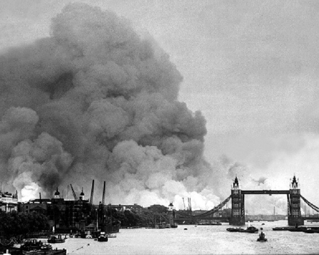 Aftermath of Air Raid on London 1940, German Bombing, 8x10 WWII Photo 538a
