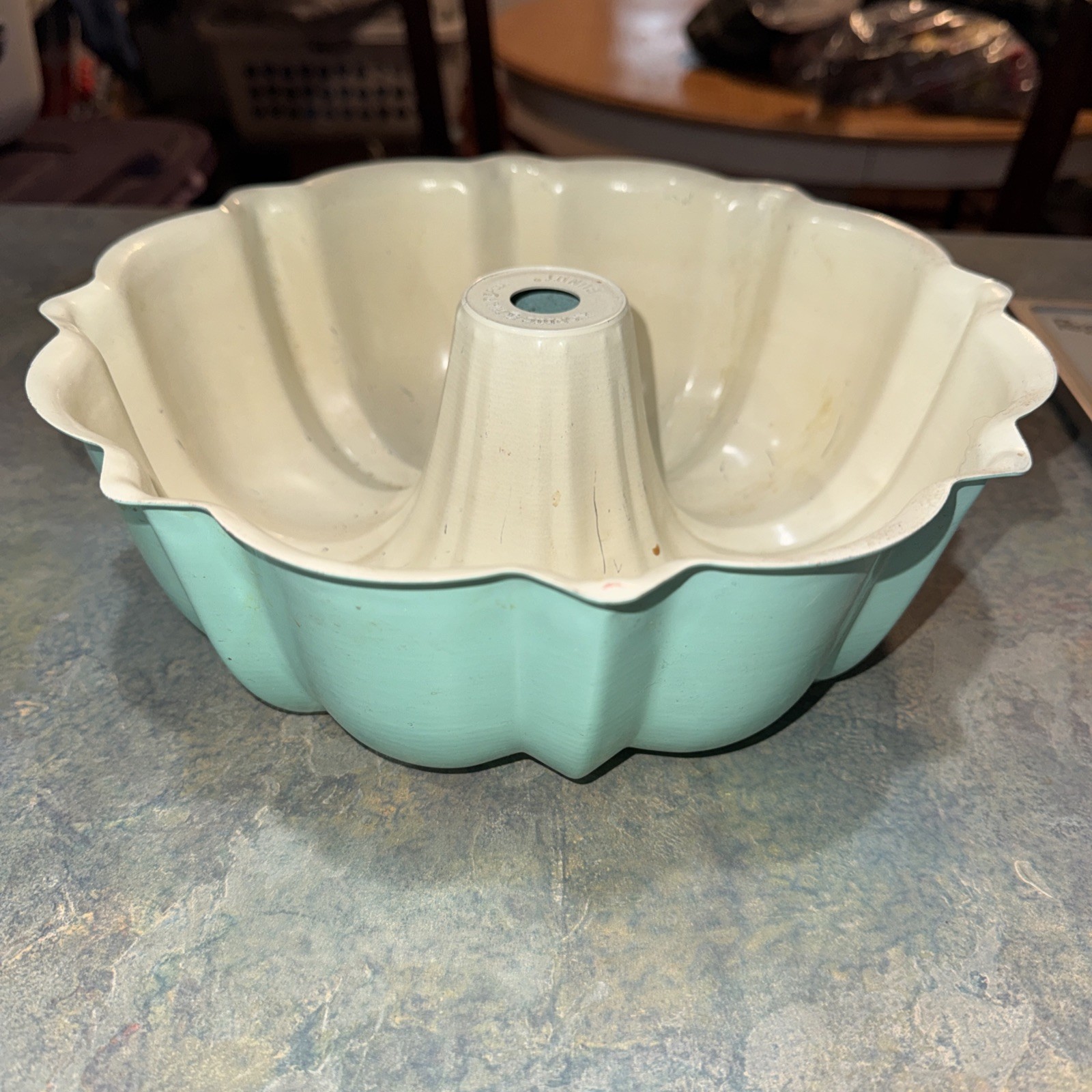 Vintage Green Aluminium Fluted Tube Mold Bundt Cake Pan 10 \
