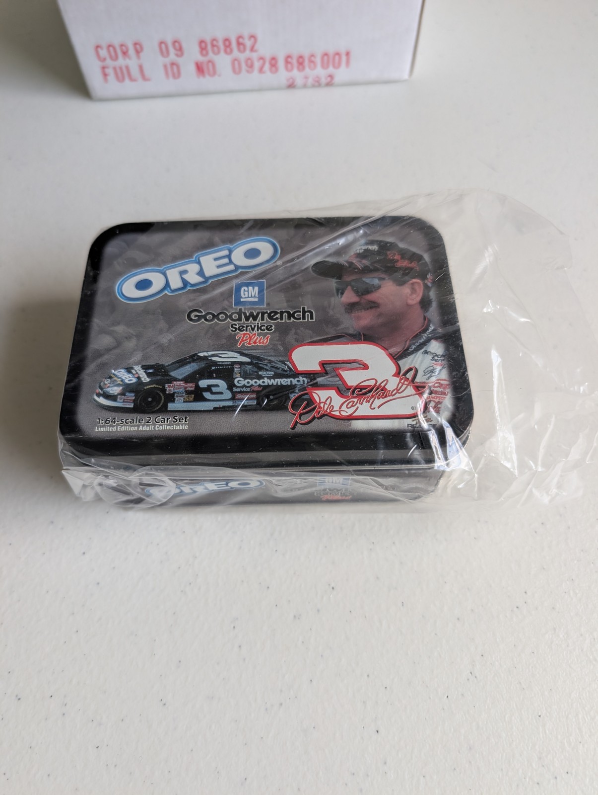 Oreo Dale Earnhardt #3 GM Goodwrench 2001 Monte Carlo 1:64 Diecast Car Tin Set