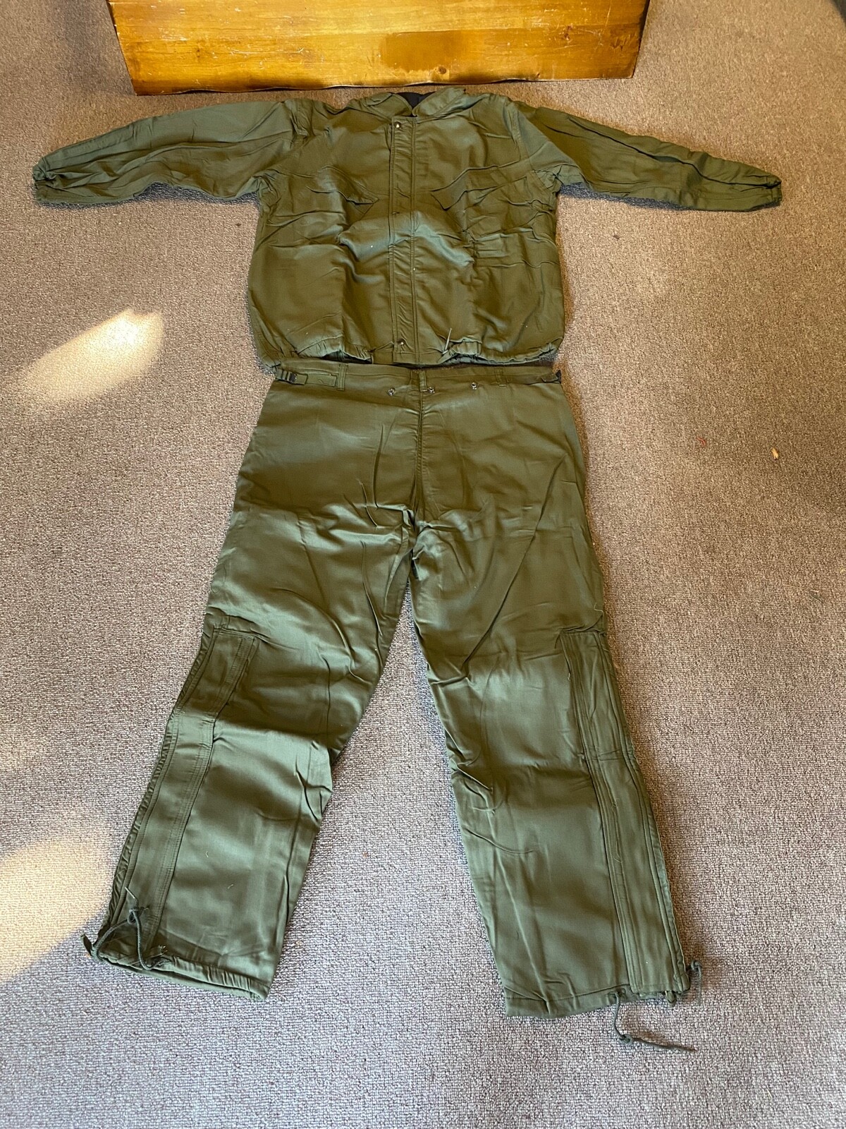 Military US Army Chemical Protective Suit Sealed Bag Medium gloves and boots