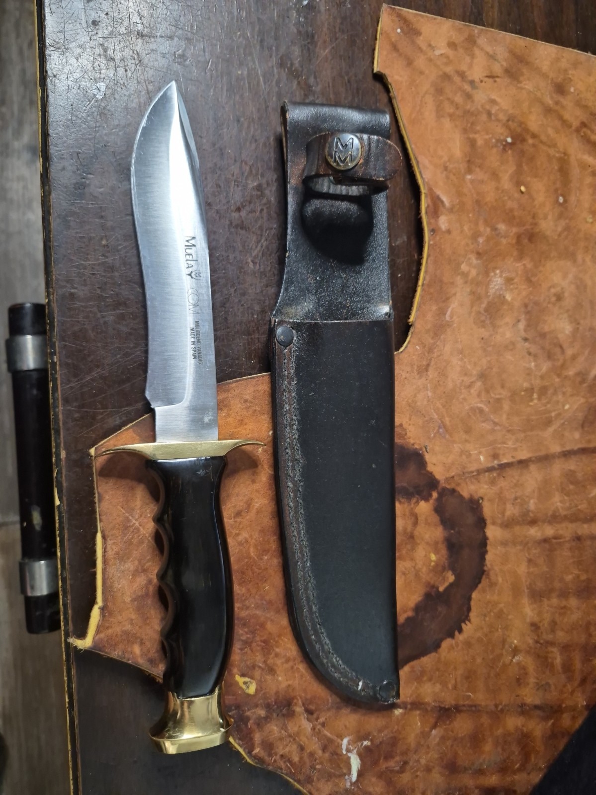 Vintage Muela Bowie Fixed Blade Hunting Knife w/ Leather Sheath - Made in Spain Vintage Muela Bowie Fixed Blade Hunting Knife w/ Leather Sheath - Made in Spain
