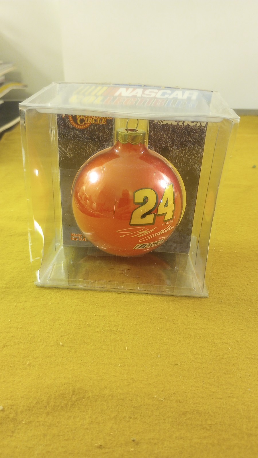 2001 Nascar Collectibles Winners Circle Jeff Gordon #24 Round Ornament NIP