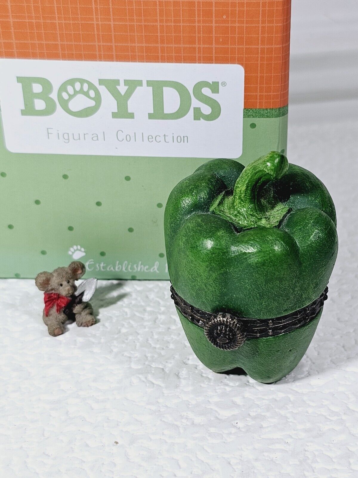 Boyds Bears Bellas Pepper & Hottie McNibble Trinket Box 2013 Resin Figurine