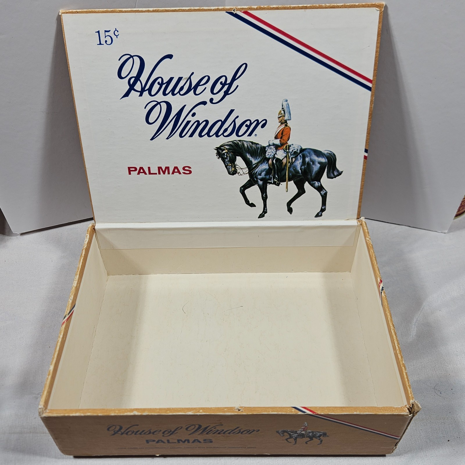 VTG 1960s House of Windsor Palmas 55 Count Cigar Box Life Guard on Black Horse VTG 1960s House of Windsor Palmas 55 Count Cigar Box Life Guard on Black Horse
