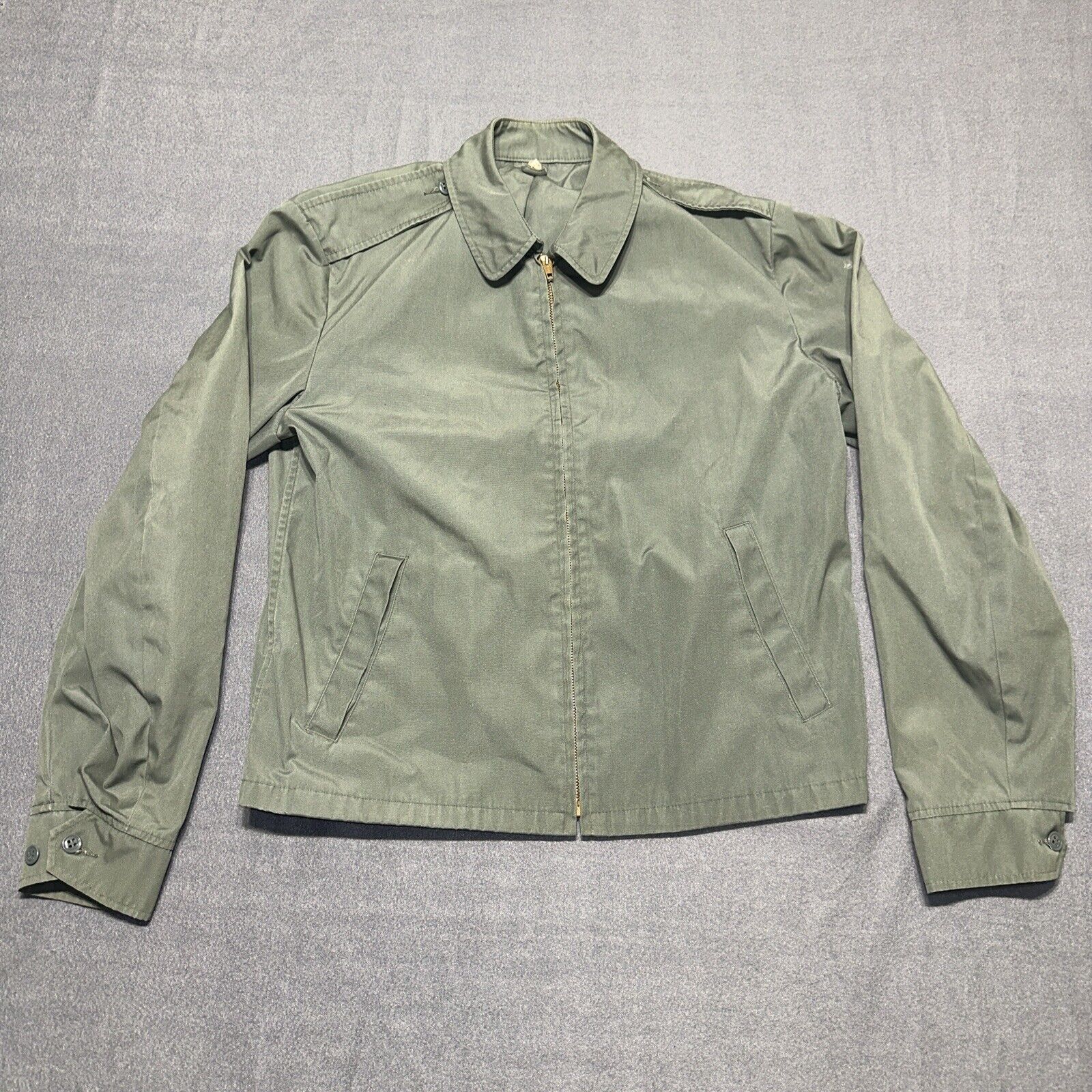 VINTAGE 70s  AG-274 MILITARY GREEN WATER REPELLENT JACKET SIZE 40 TALL